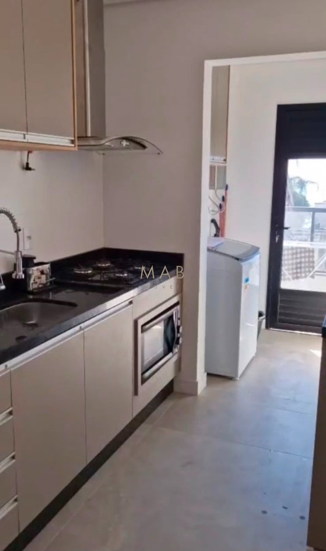 Apartamento com 2 Suítes à Venda no Saint Humbert Residence, a 80 metros da Praia dos Ingleses, Florianópolis/SC!