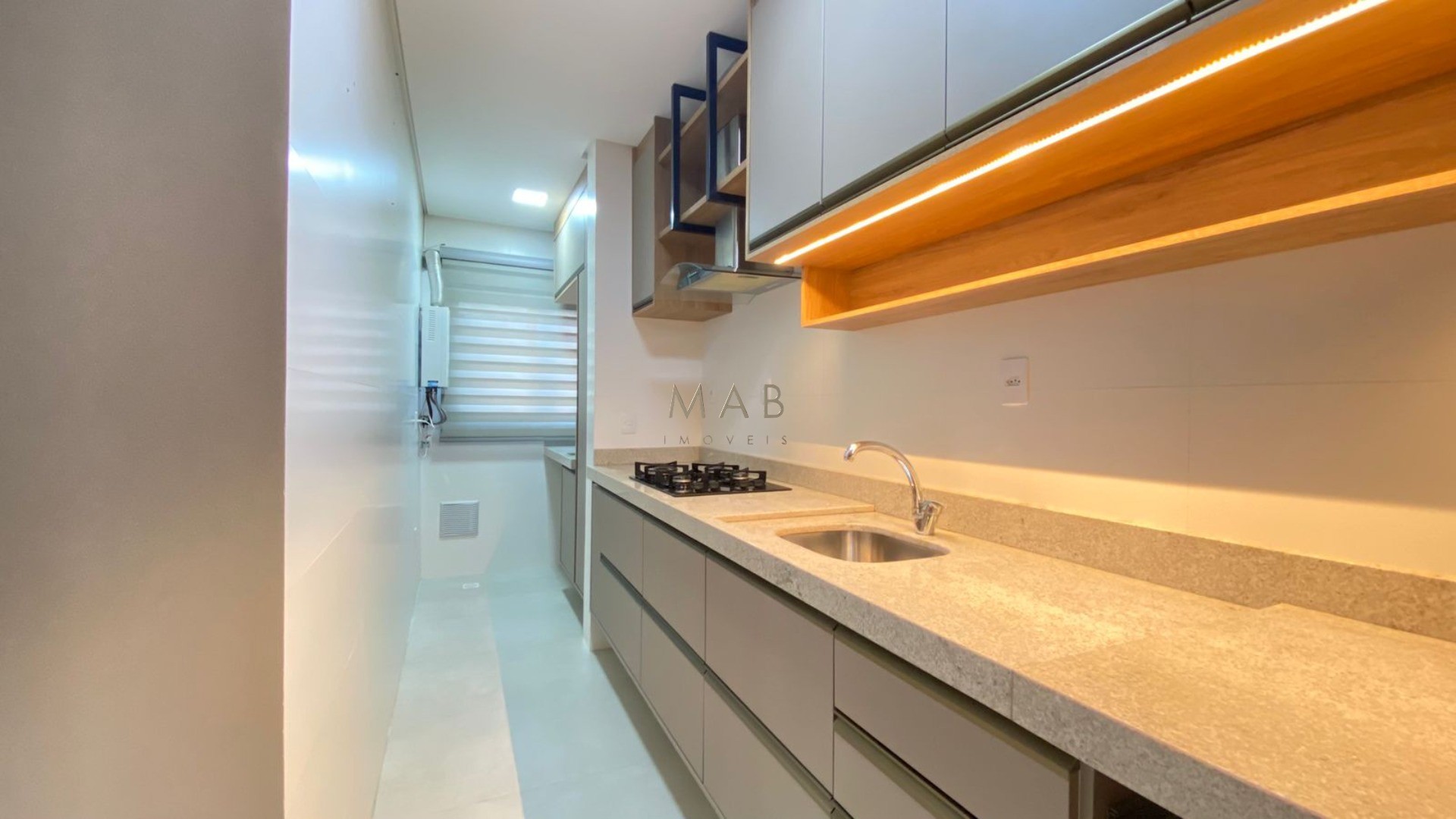 Apartamento para Venda, SEMIMOBILIADO, localizado à 500 metros do Mar, no Bairro Ingleses, Florianópolis SC!