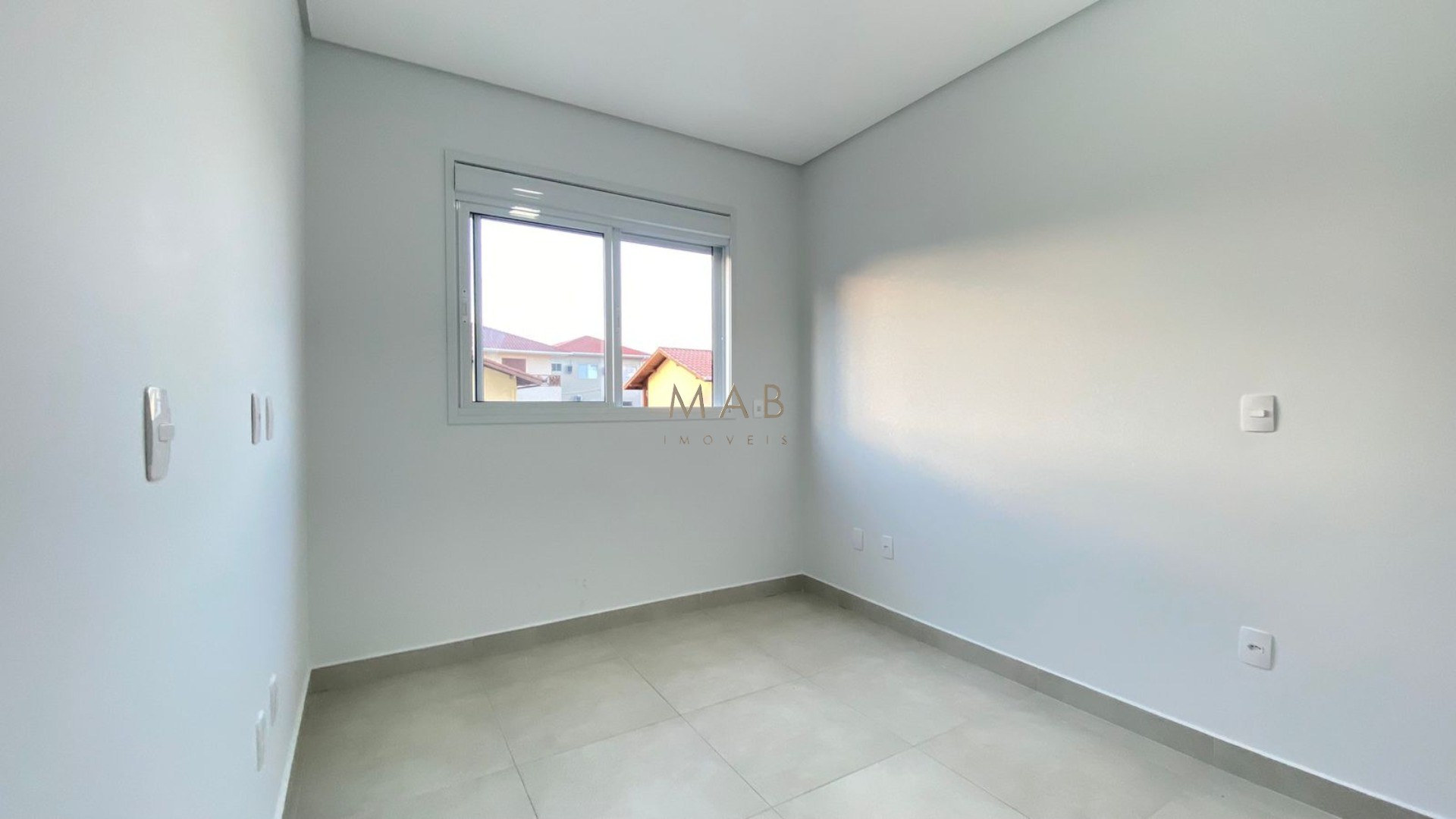 Apartamento para Venda, SEMIMOBILIADO, localizado à 500 metros do Mar, no Bairro Ingleses, Florianópolis SC!