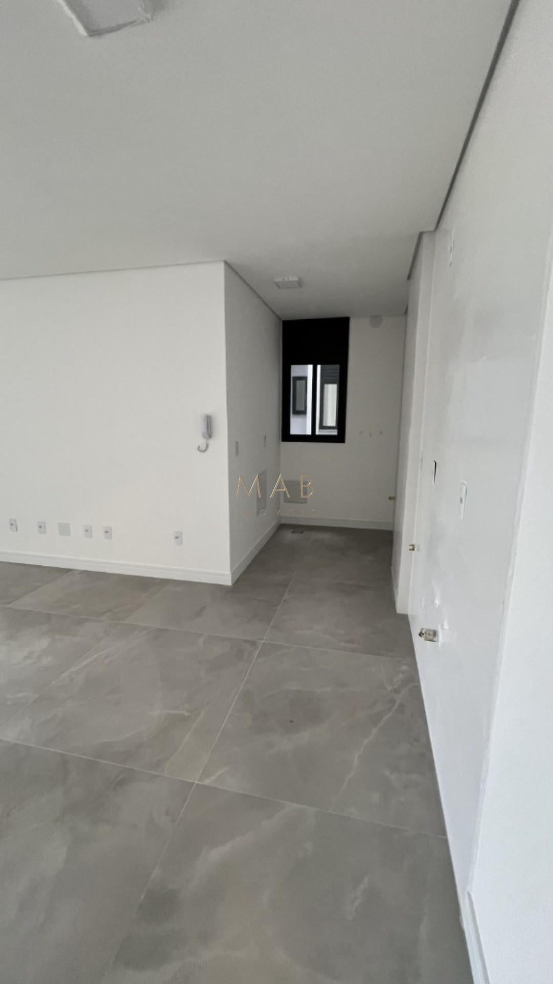 Lindo Apartamento à Venda com VISTA MAR, no Saint Humbert Residence, a 80 metros da Praia dos Ingleses, Florianópolis/SC!