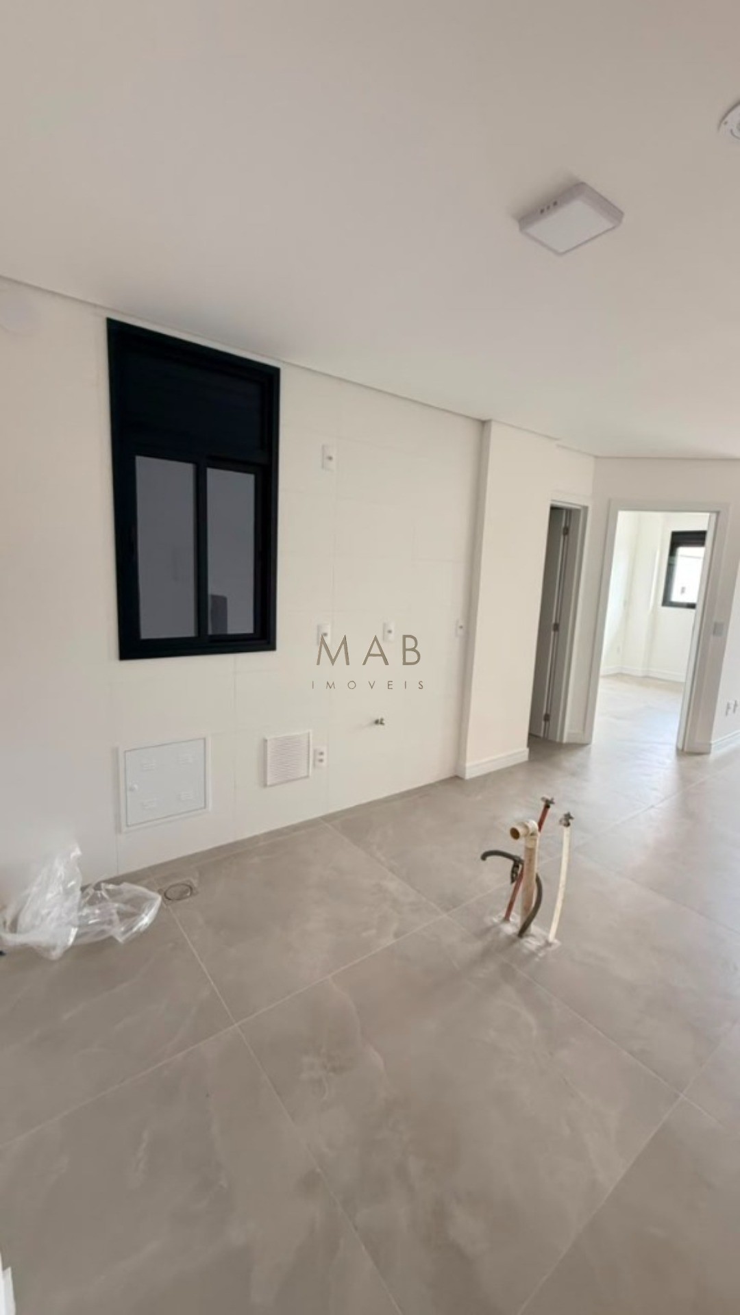Apartamento Térreo à Venda com 1 Dormitório, no Saint Humbert Residence, a 80 metros da Praia dos Ingleses, Florianópolis/SC!