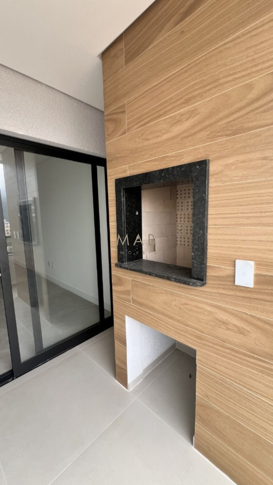 Lindo Apartamento à Venda com VISTA MAR, no Saint Humbert Residence, a 80 metros da Praia dos Ingleses, Florianópolis/SC!