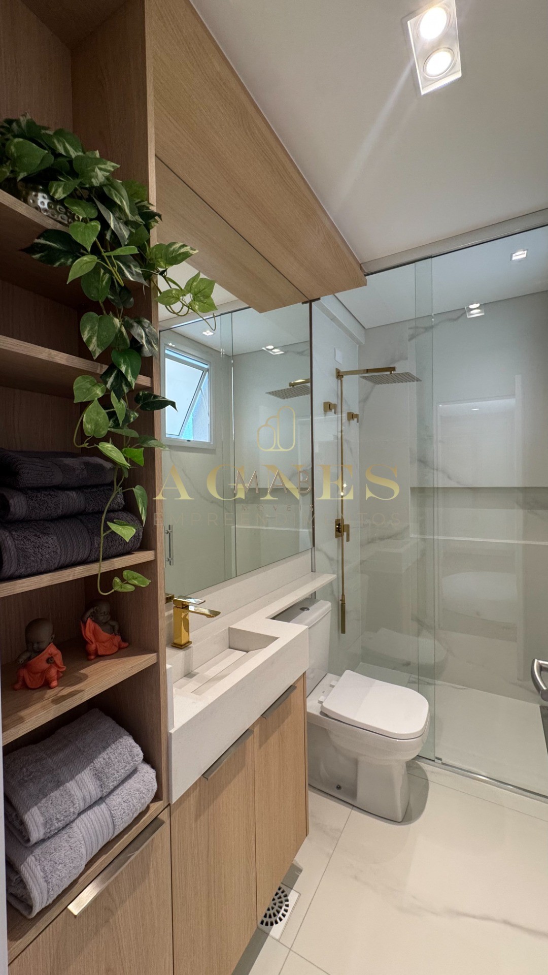 Lindo Apartamento à VENDA, VISTA MAR, a apenas 120 metros do MAR, na deslumbrante praia dos Ingleses - Florianópolis SC!