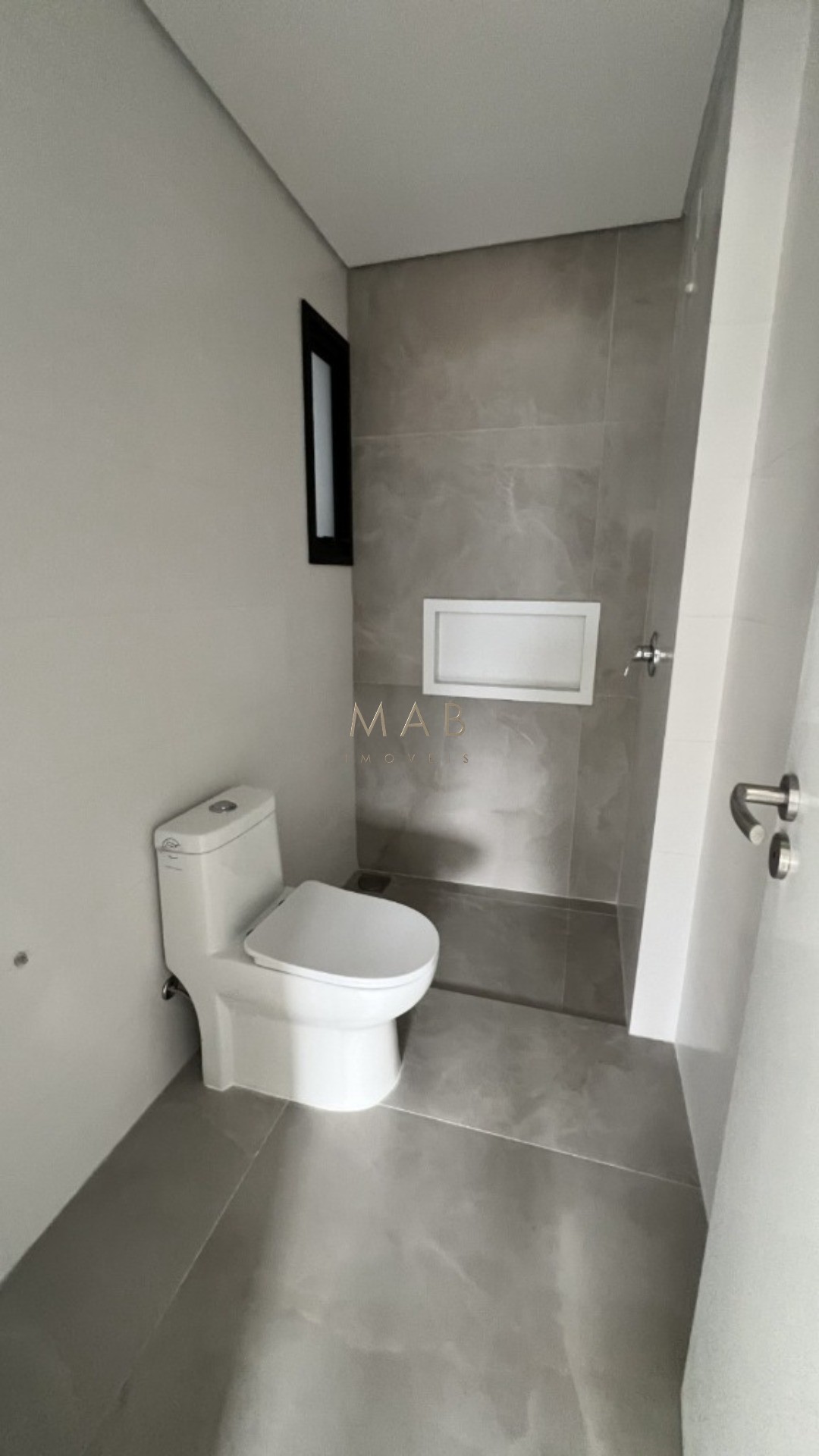 Lindo Apartamento à Venda com VISTA MAR, no Saint Humbert Residence, a 80 metros da Praia dos Ingleses, Florianópolis/SC!