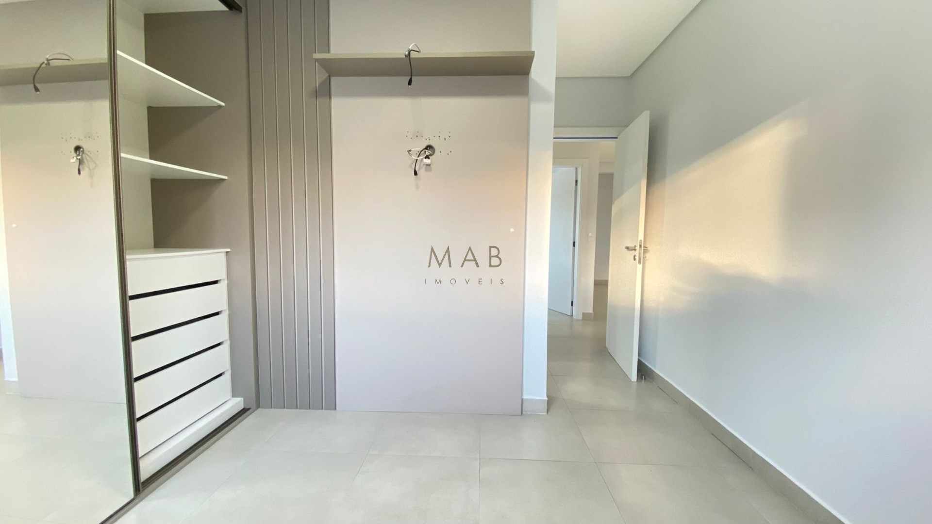 Apartamento para Venda, SEMIMOBILIADO, localizado à 500 metros do Mar, no Bairro Ingleses, Florianópolis SC!