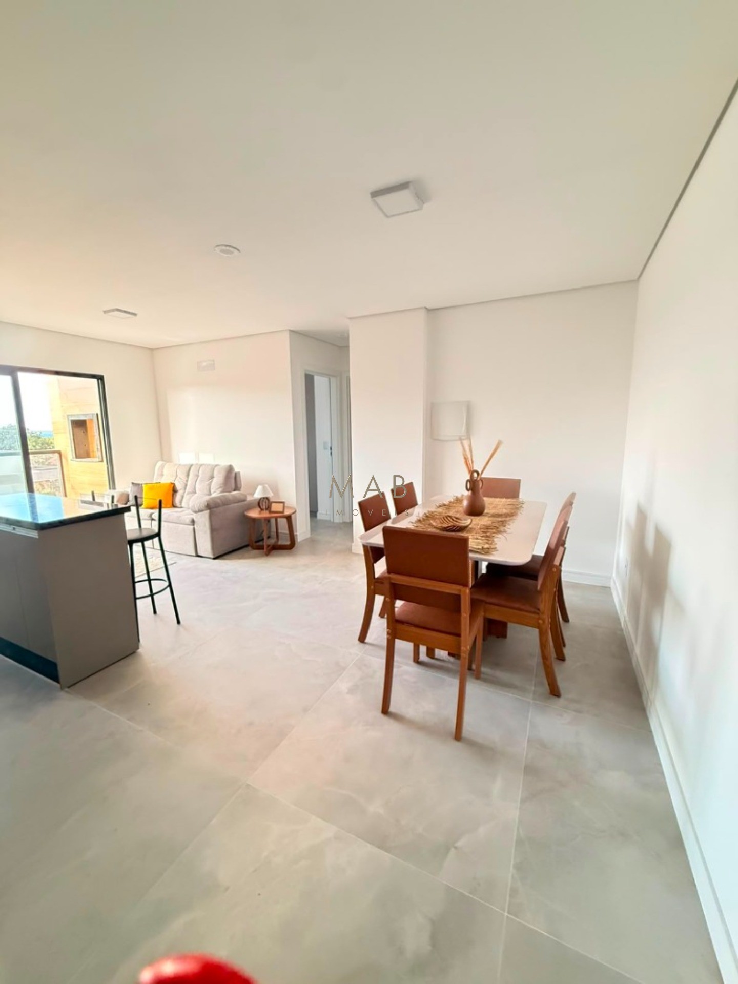Apartamento com 2 Suítes à Venda no Saint Humbert Residence, a 80 metros da Praia dos Ingleses, Florianópolis/SC!