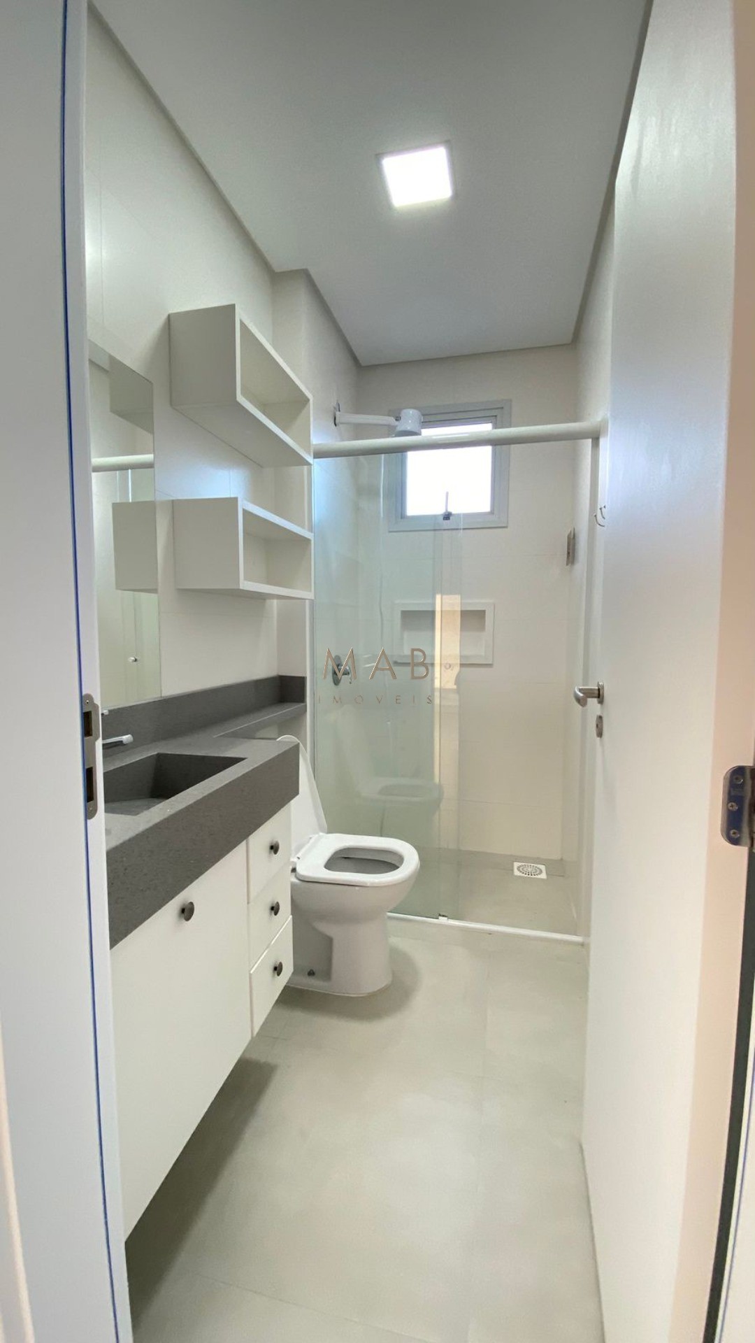 Apartamento para Venda, SEMIMOBILIADO, localizado à 500 metros do Mar, no Bairro Ingleses, Florianópolis SC!