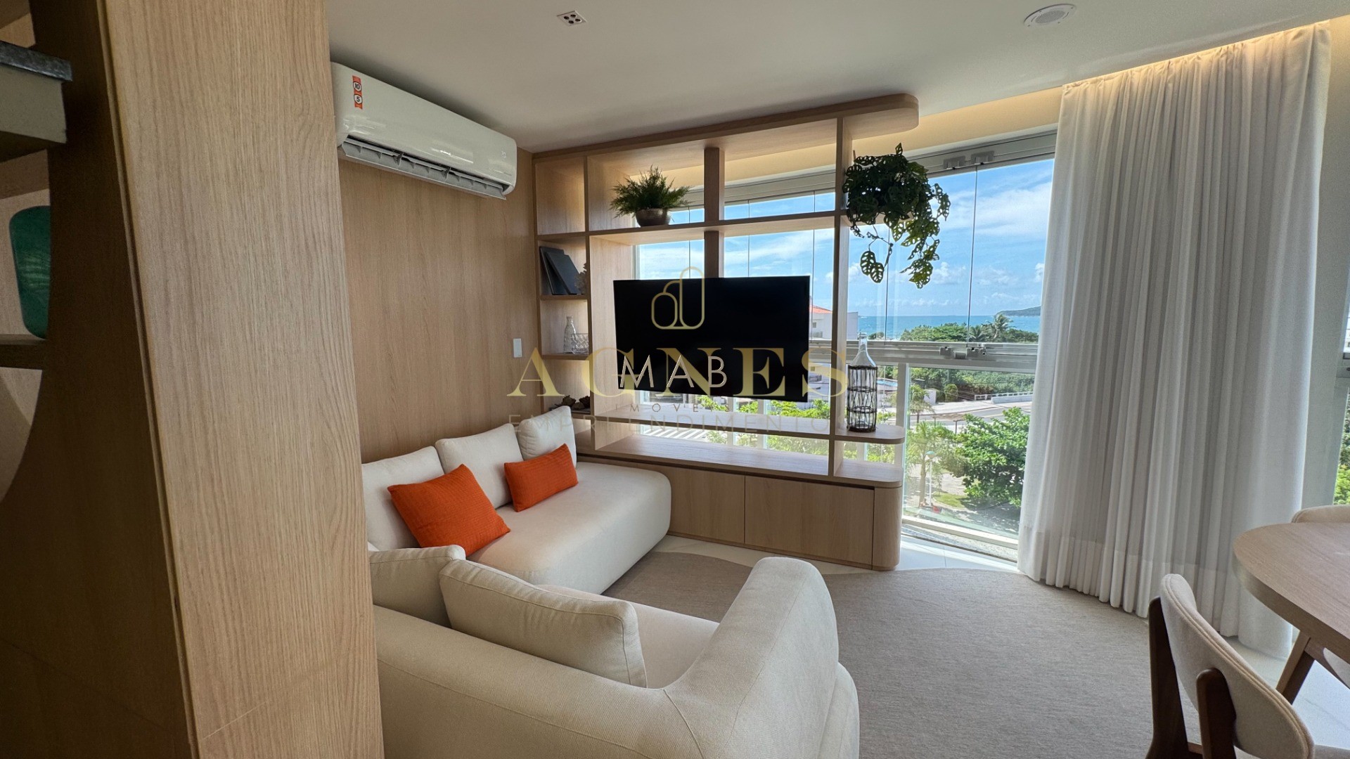 Lindo Apartamento à VENDA, VISTA MAR, a apenas 120 metros do MAR, na deslumbrante praia dos Ingleses - Florianópolis SC!