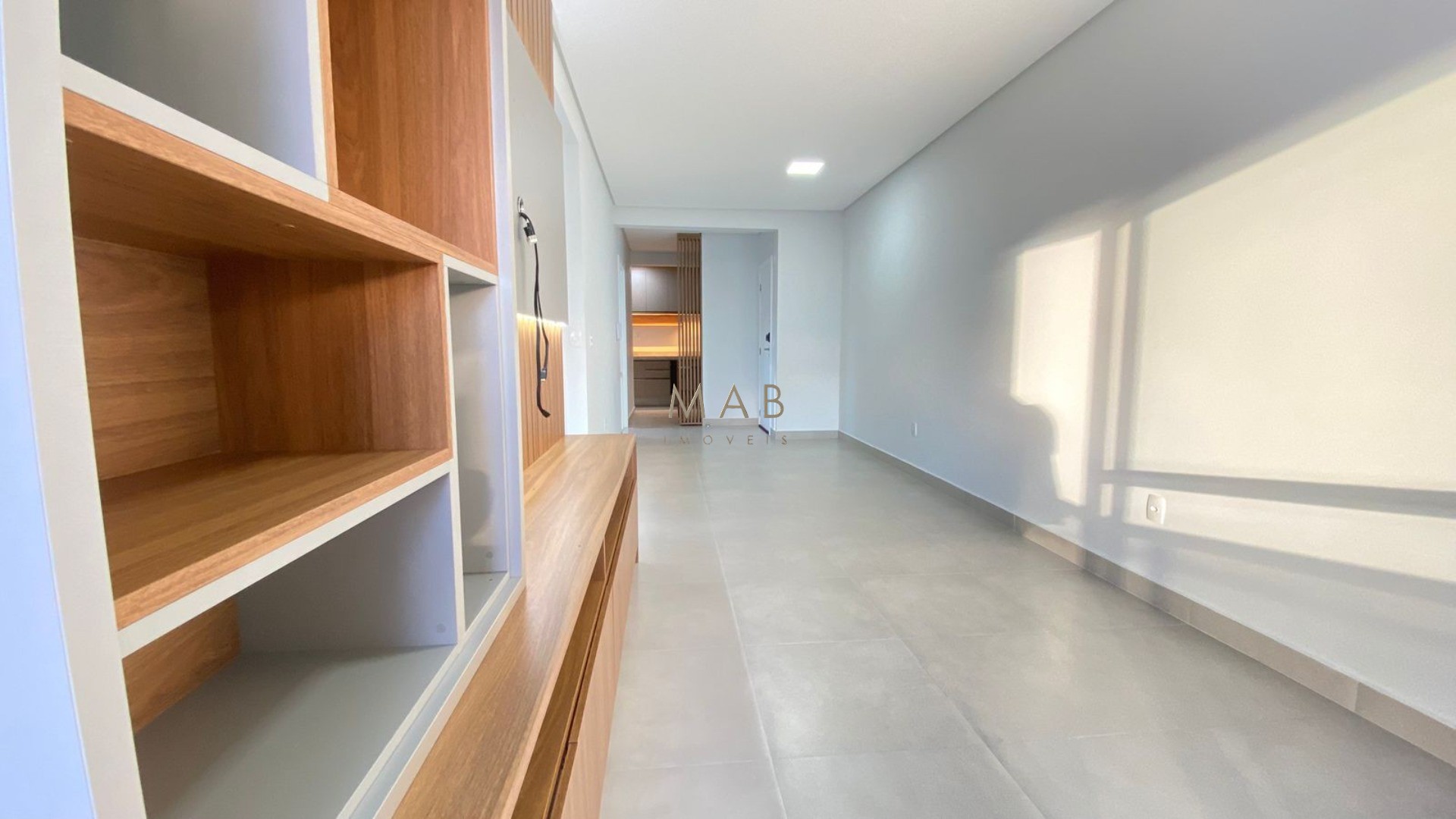 Apartamento para Venda, SEMIMOBILIADO, localizado à 500 metros do Mar, no Bairro Ingleses, Florianópolis SC!