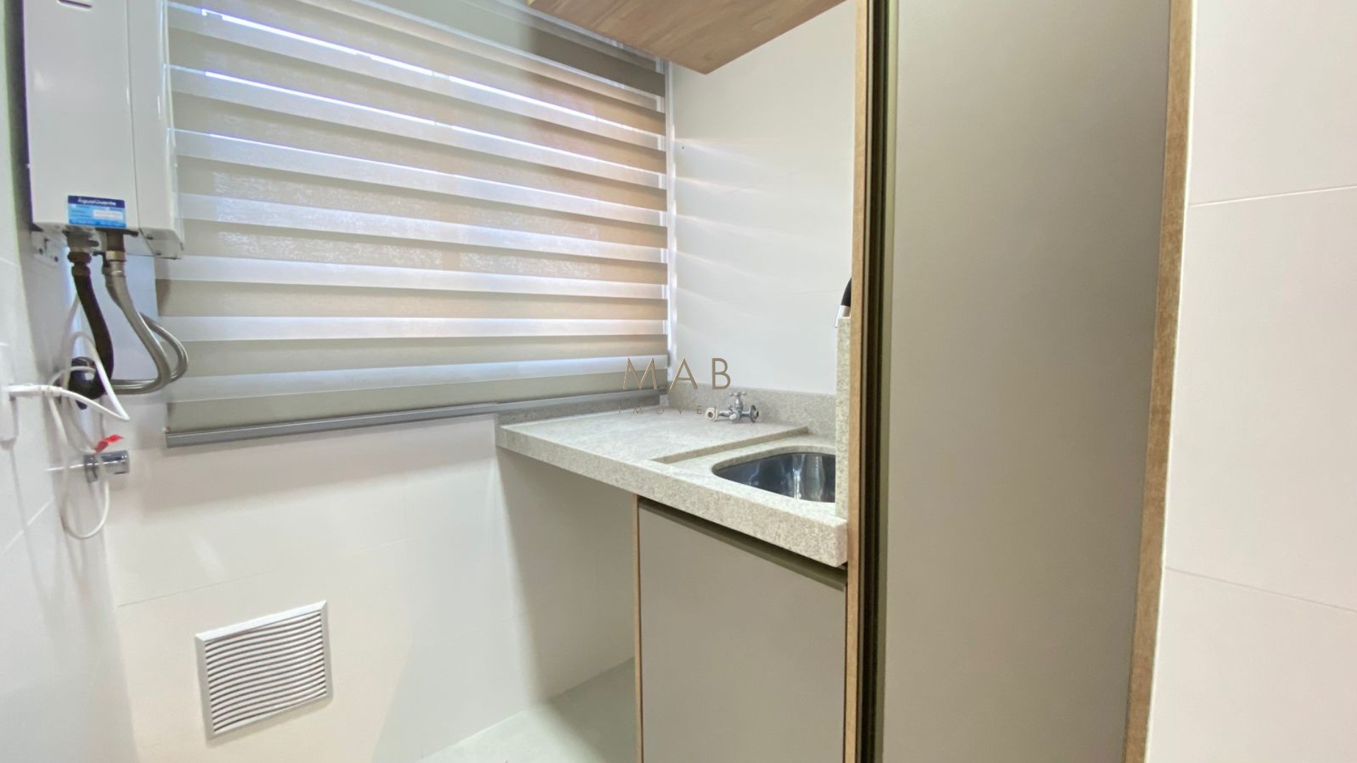 Apartamento para Venda, SEMIMOBILIADO, localizado à 500 metros do Mar, no Bairro Ingleses, Florianópolis SC!