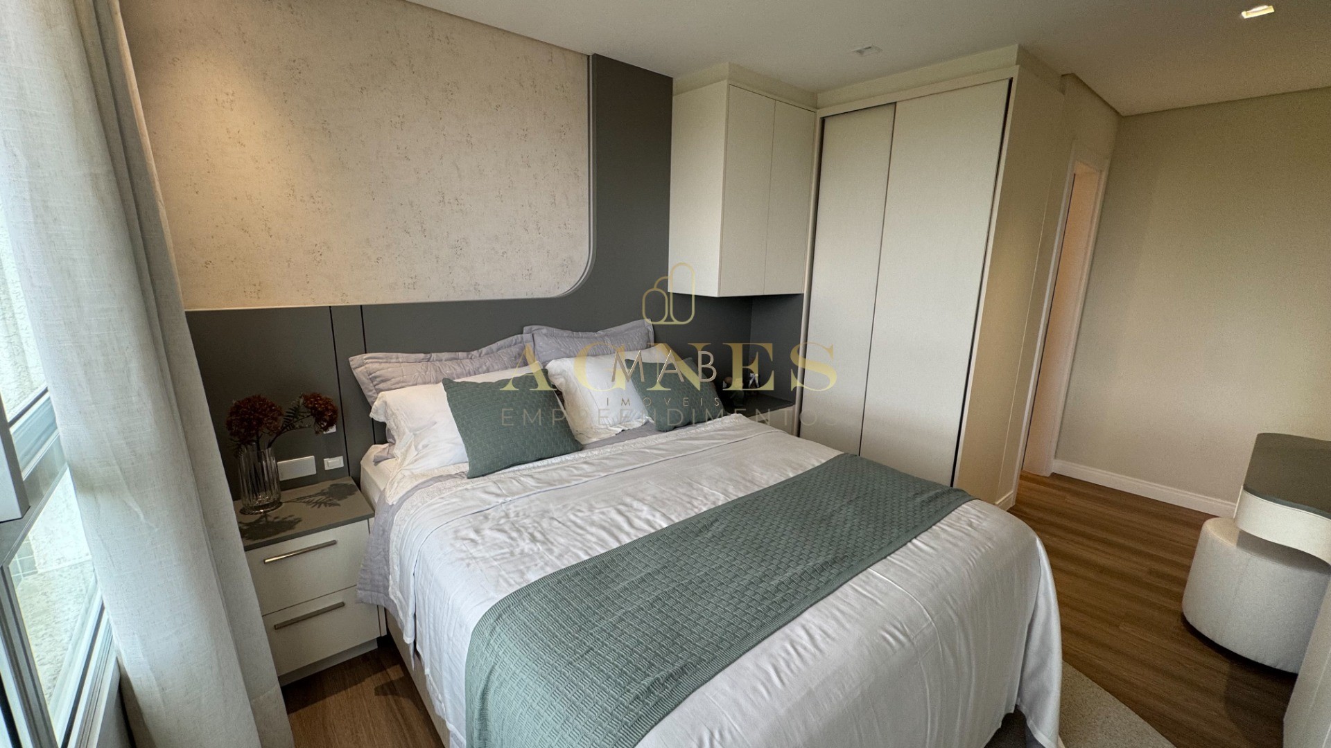 Lindo Apartamento à VENDA, VISTA MAR, a apenas 120 metros do MAR, na deslumbrante praia dos Ingleses - Florianópolis SC!