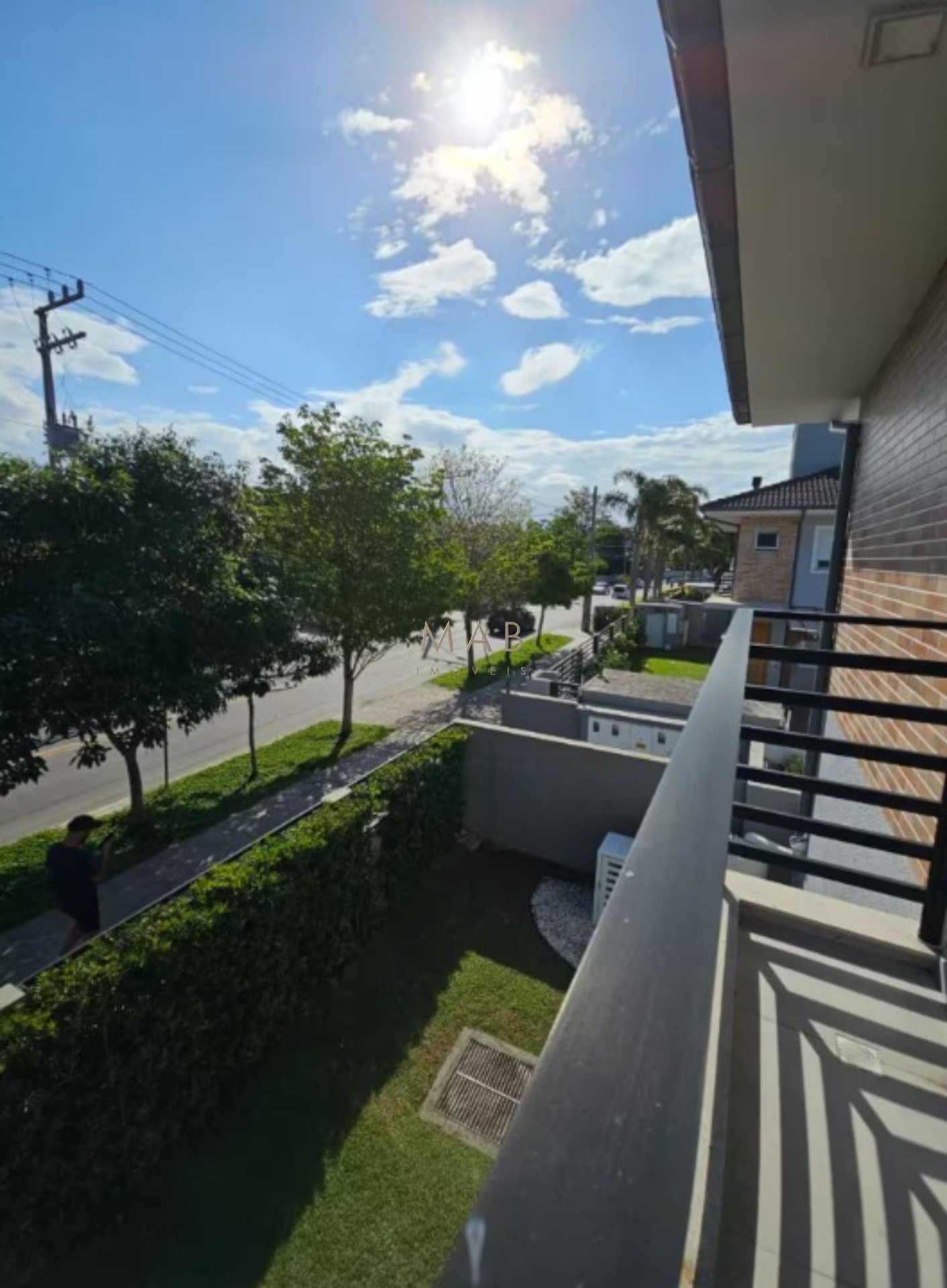 Lindo Sobrado Semimobiliado, Geminado à Venda no Bairro Cachoeira do Bom Jesus, Florianópolis SC!