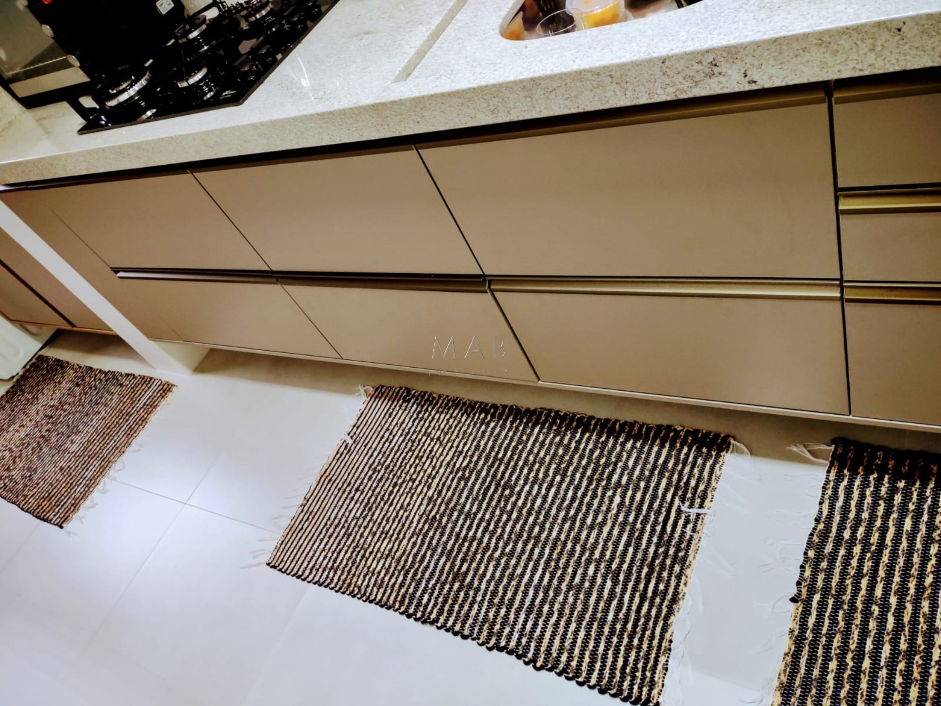 Apartamento para Venda, SEMIMOBILIADO, localizado à 500 metros do Mar, no Bairro Ingleses, Florianópolis SC!