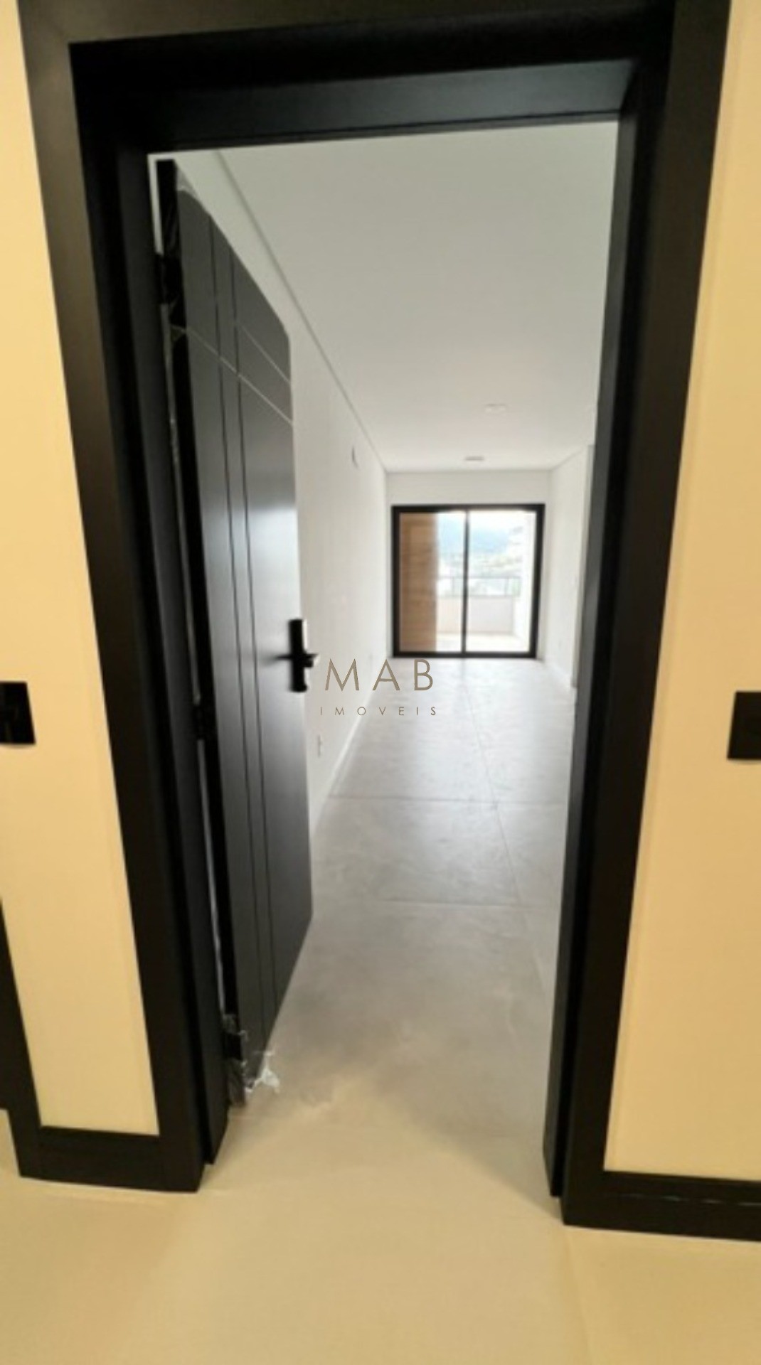 Lindo Apartamento à Venda com VISTA MAR, no Saint Humbert Residence, a 80 metros da Praia dos Ingleses, Florianópolis/SC!