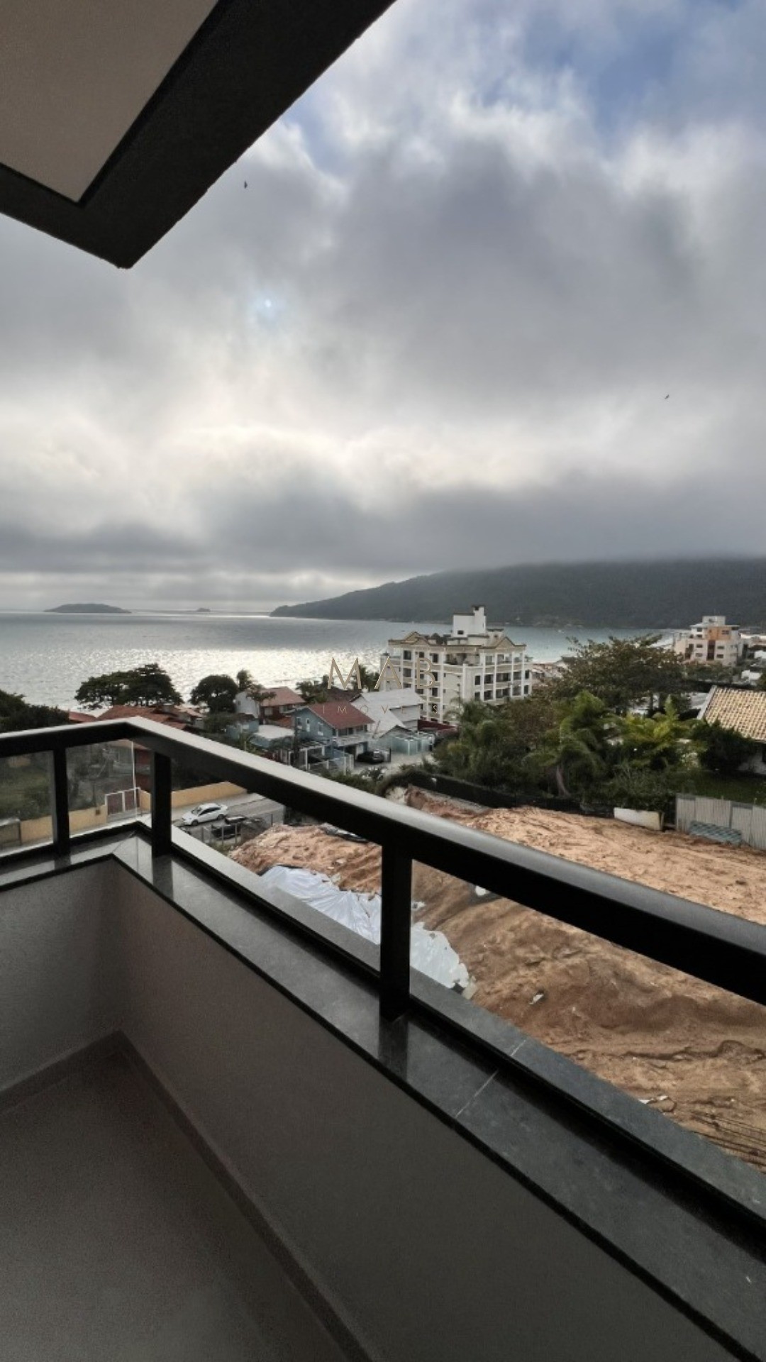 Lindo Apartamento à Venda com VISTA MAR, no Saint Humbert Residence, a 80 metros da Praia dos Ingleses, Florianópolis/SC!