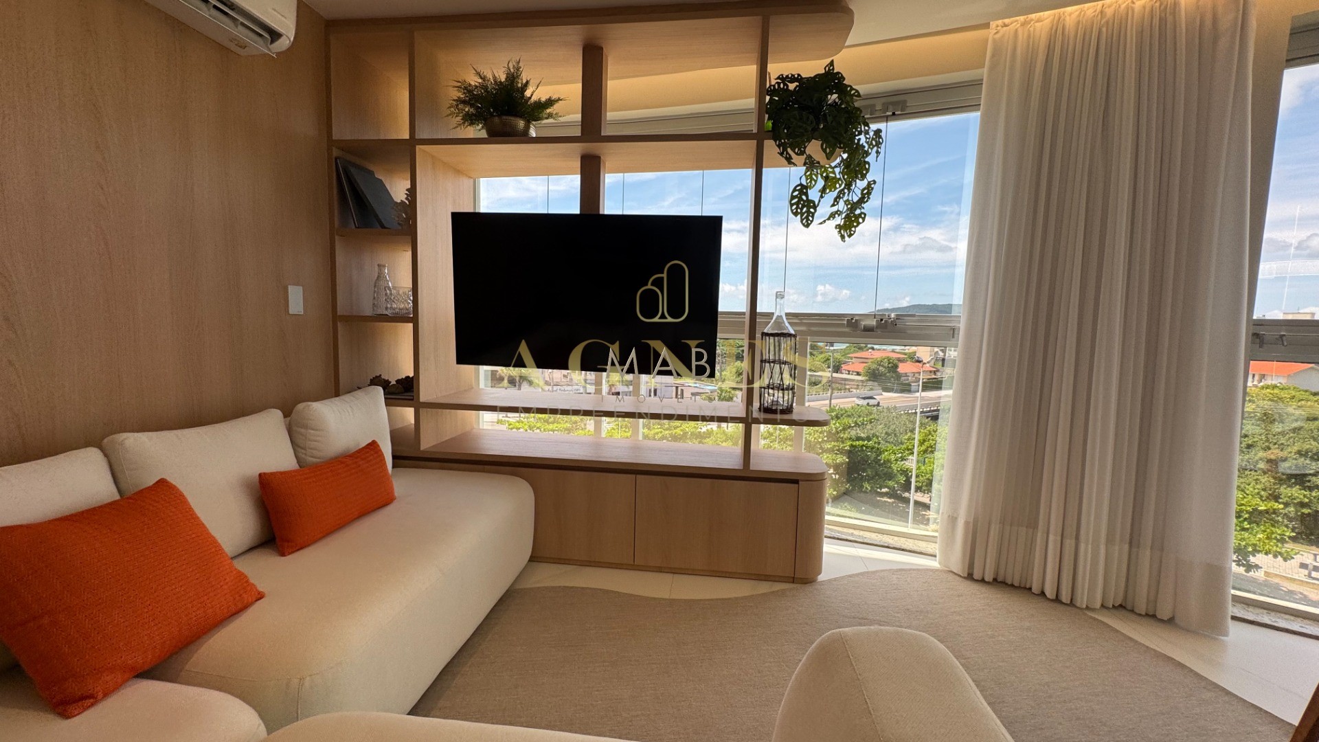 Lindo Apartamento à VENDA, VISTA MAR, a apenas 120 metros do MAR, na deslumbrante praia dos Ingleses - Florianópolis SC!