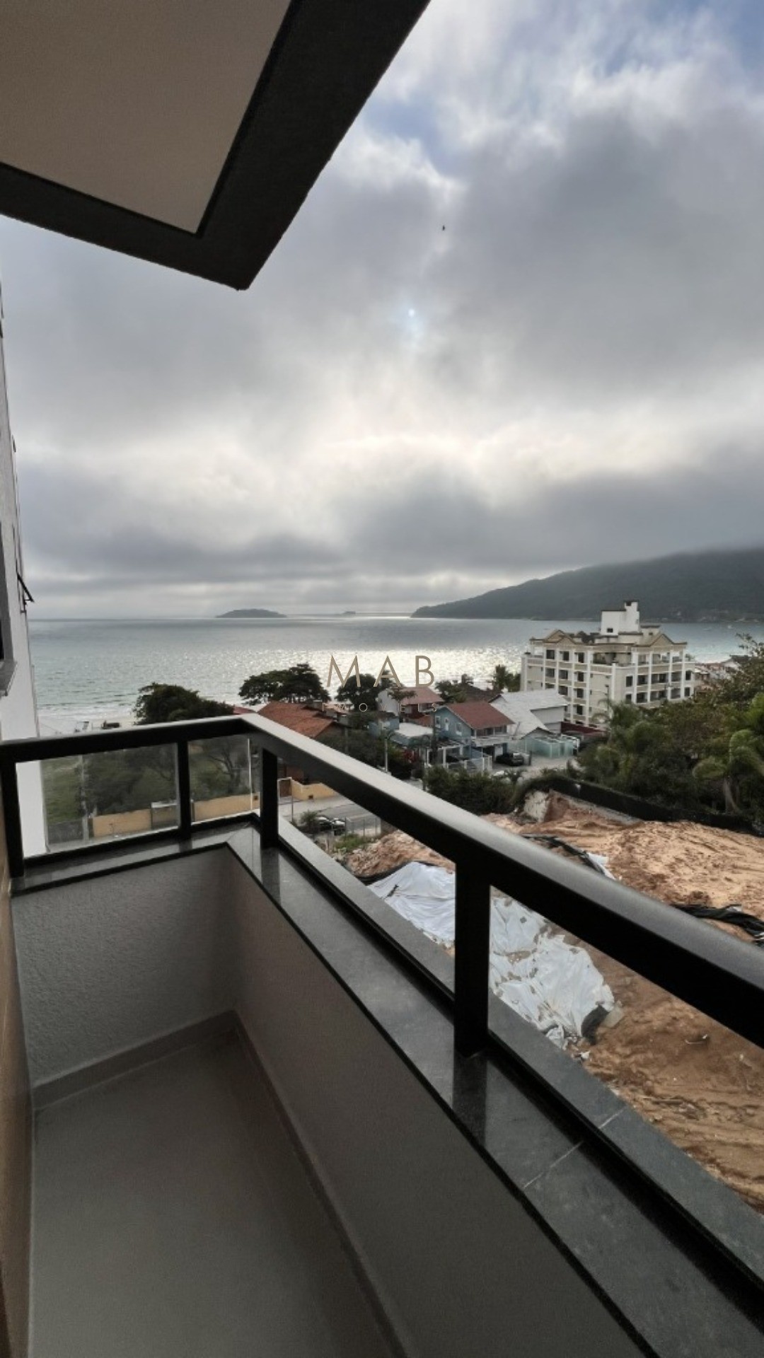 Lindo Apartamento à Venda com VISTA MAR, no Saint Humbert Residence, a 80 metros da Praia dos Ingleses, Florianópolis/SC!