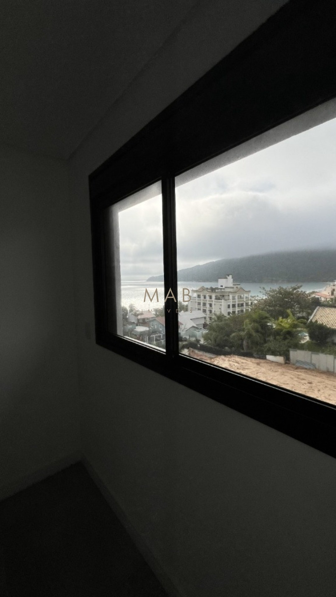 Lindo Apartamento à Venda com VISTA MAR, no Saint Humbert Residence, a 80 metros da Praia dos Ingleses, Florianópolis/SC!