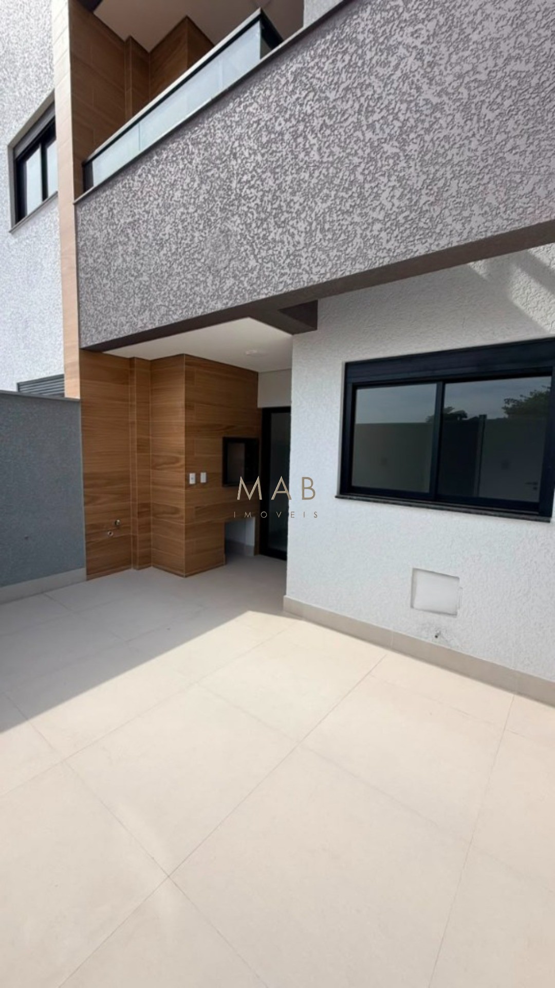 Apartamento Térreo à Venda com 1 Dormitório, no Saint Humbert Residence, a 80 metros da Praia dos Ingleses, Florianópolis/SC!