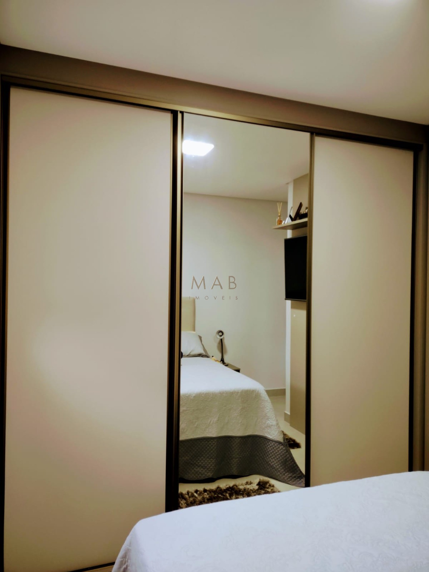 Apartamento para Venda, SEMIMOBILIADO, localizado à 500 metros do Mar, no Bairro Ingleses, Florianópolis SC!