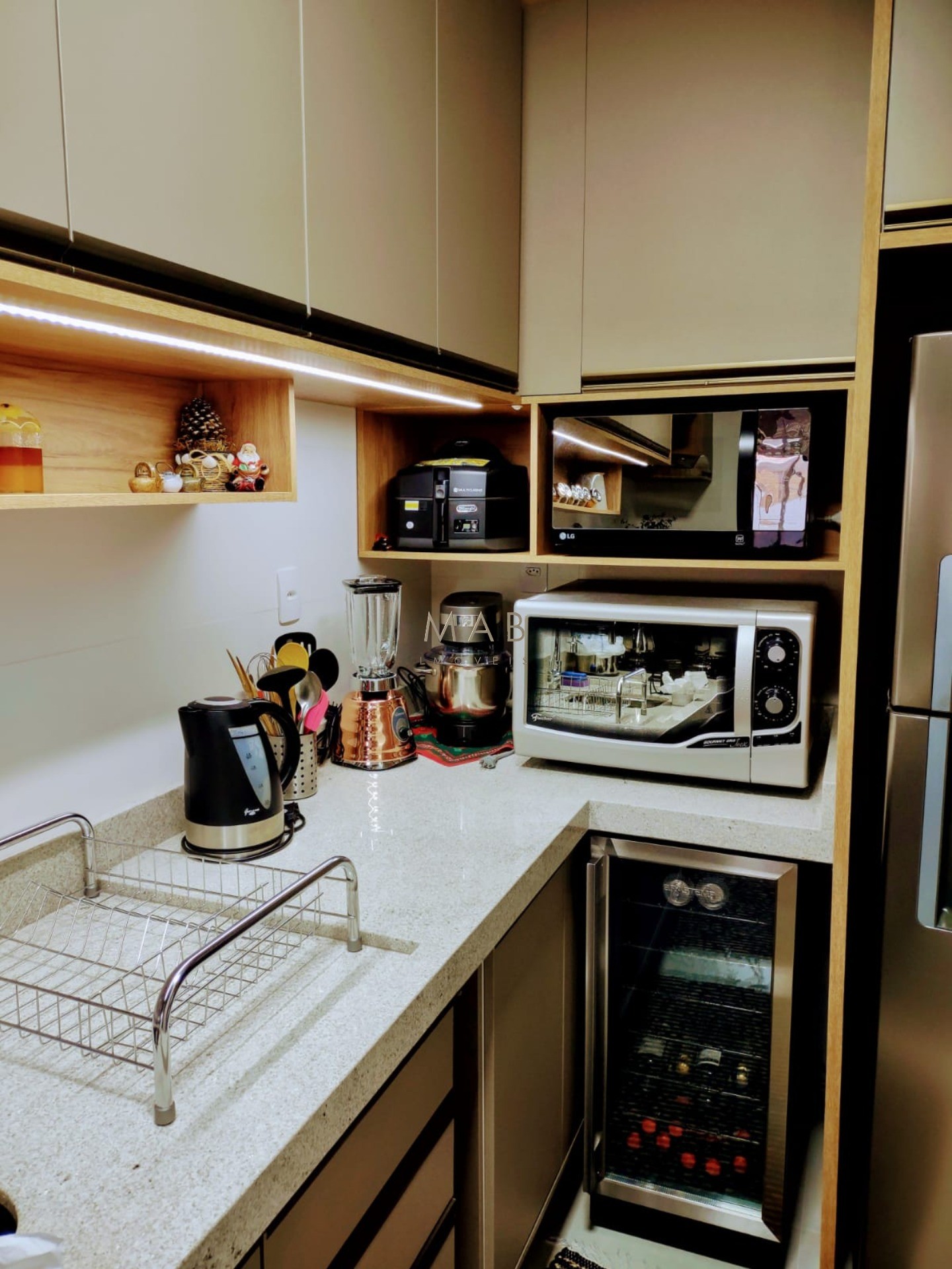 Apartamento para Venda, SEMIMOBILIADO, localizado à 500 metros do Mar, no Bairro Ingleses, Florianópolis SC!