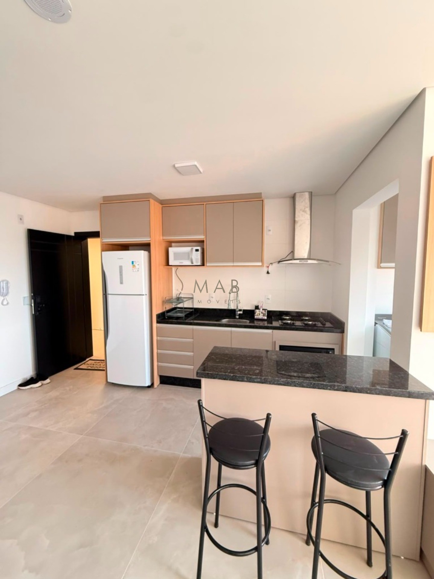 Apartamento com 2 Suítes à Venda no Saint Humbert Residence, a 80 metros da Praia dos Ingleses, Florianópolis/SC!