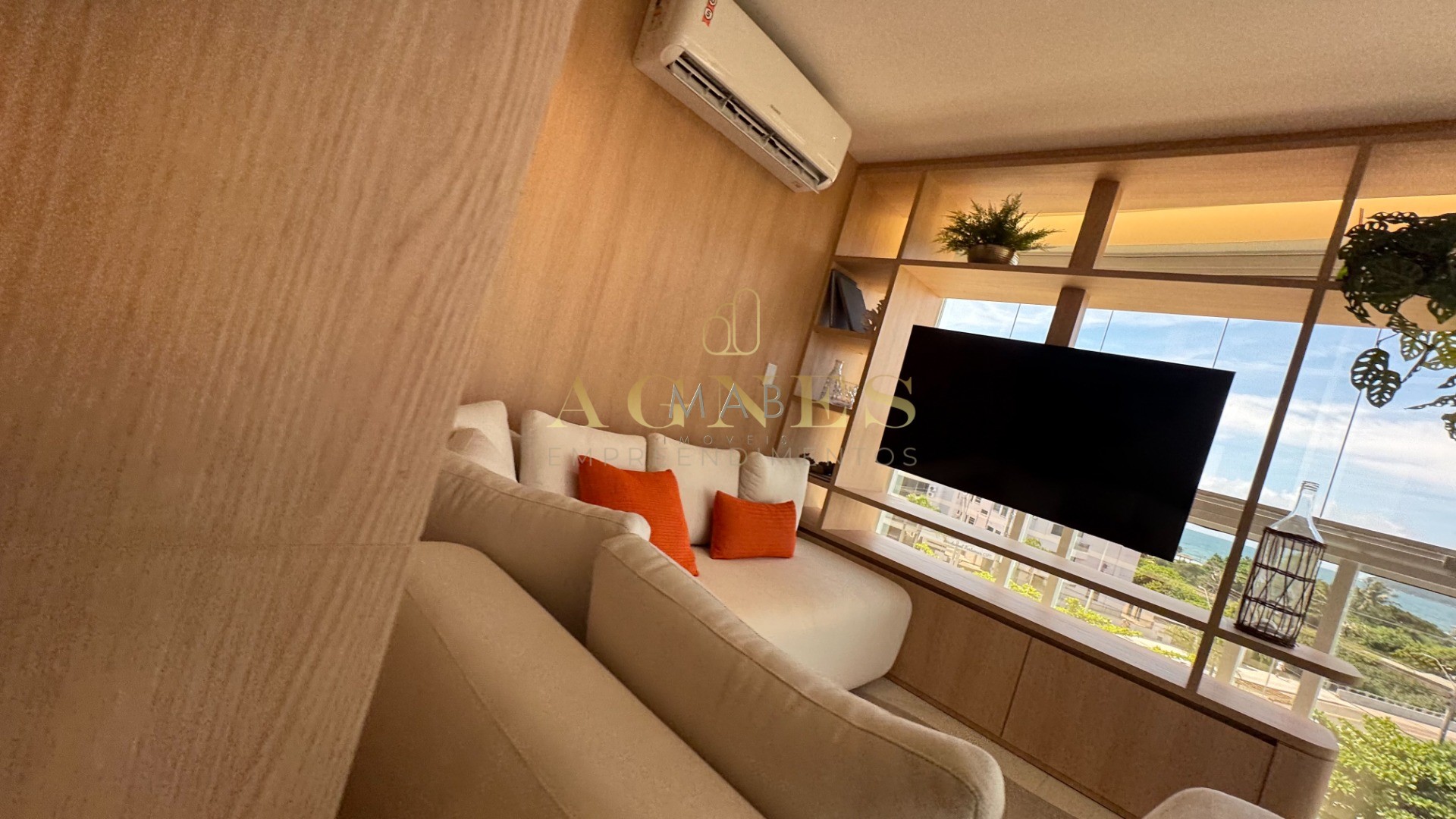 Lindo Apartamento à VENDA, VISTA MAR, a apenas 120 metros do MAR, na deslumbrante praia dos Ingleses - Florianópolis SC!
