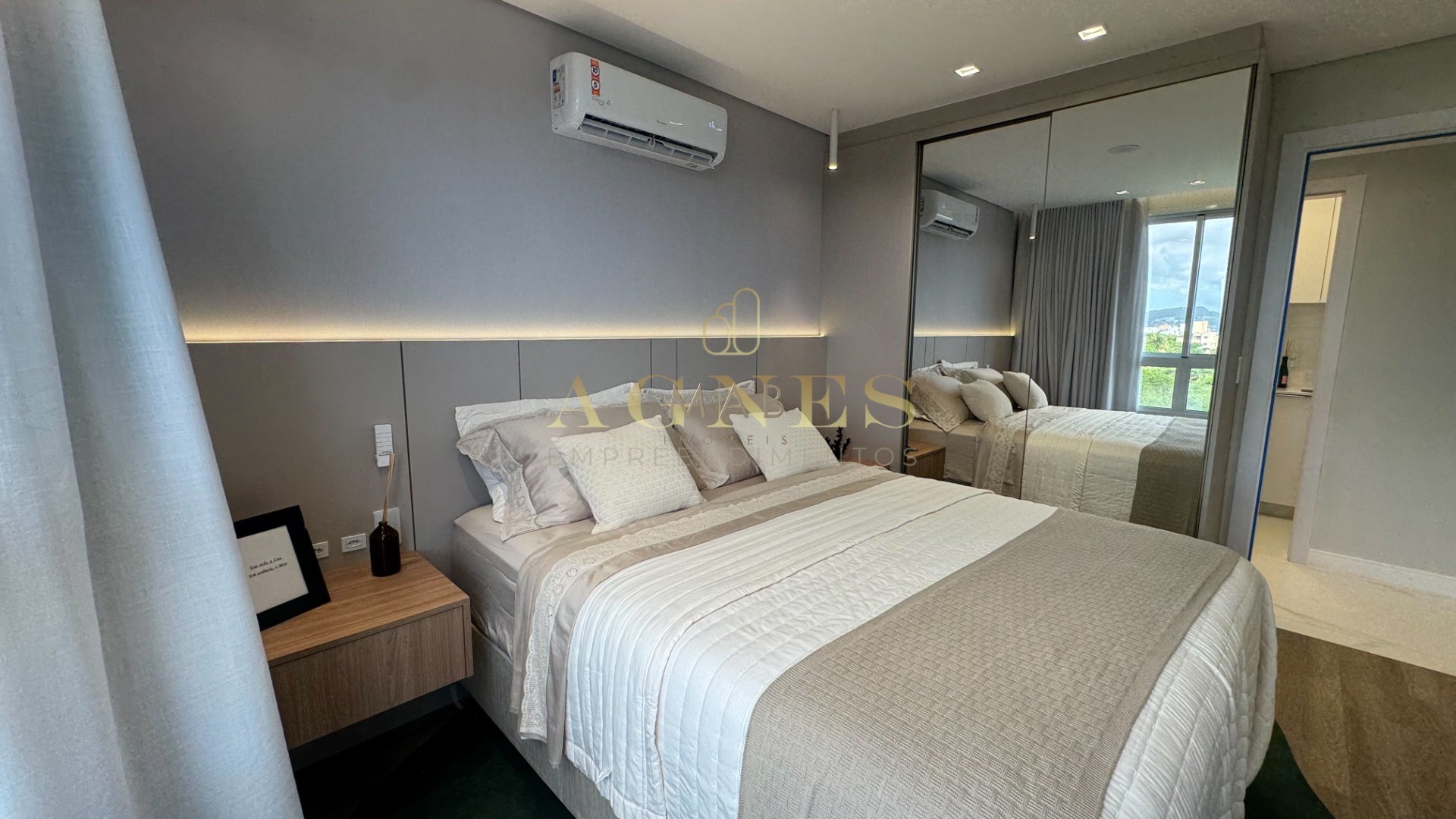 Lindo Apartamento à VENDA, VISTA MAR, a apenas 120 metros do MAR, na deslumbrante praia dos Ingleses - Florianópolis SC!