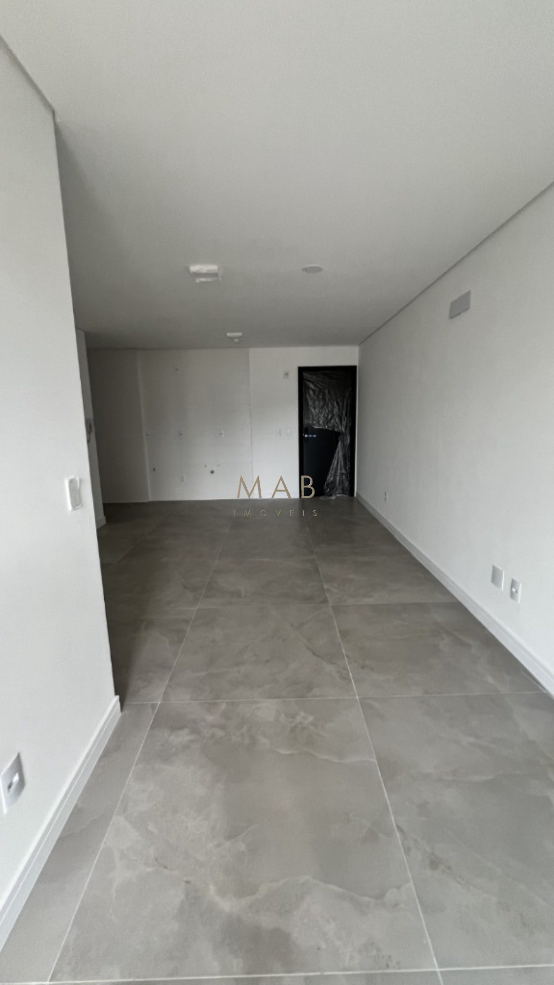 Lindo Apartamento à Venda com VISTA MAR, no Saint Humbert Residence, a 80 metros da Praia dos Ingleses, Florianópolis/SC!