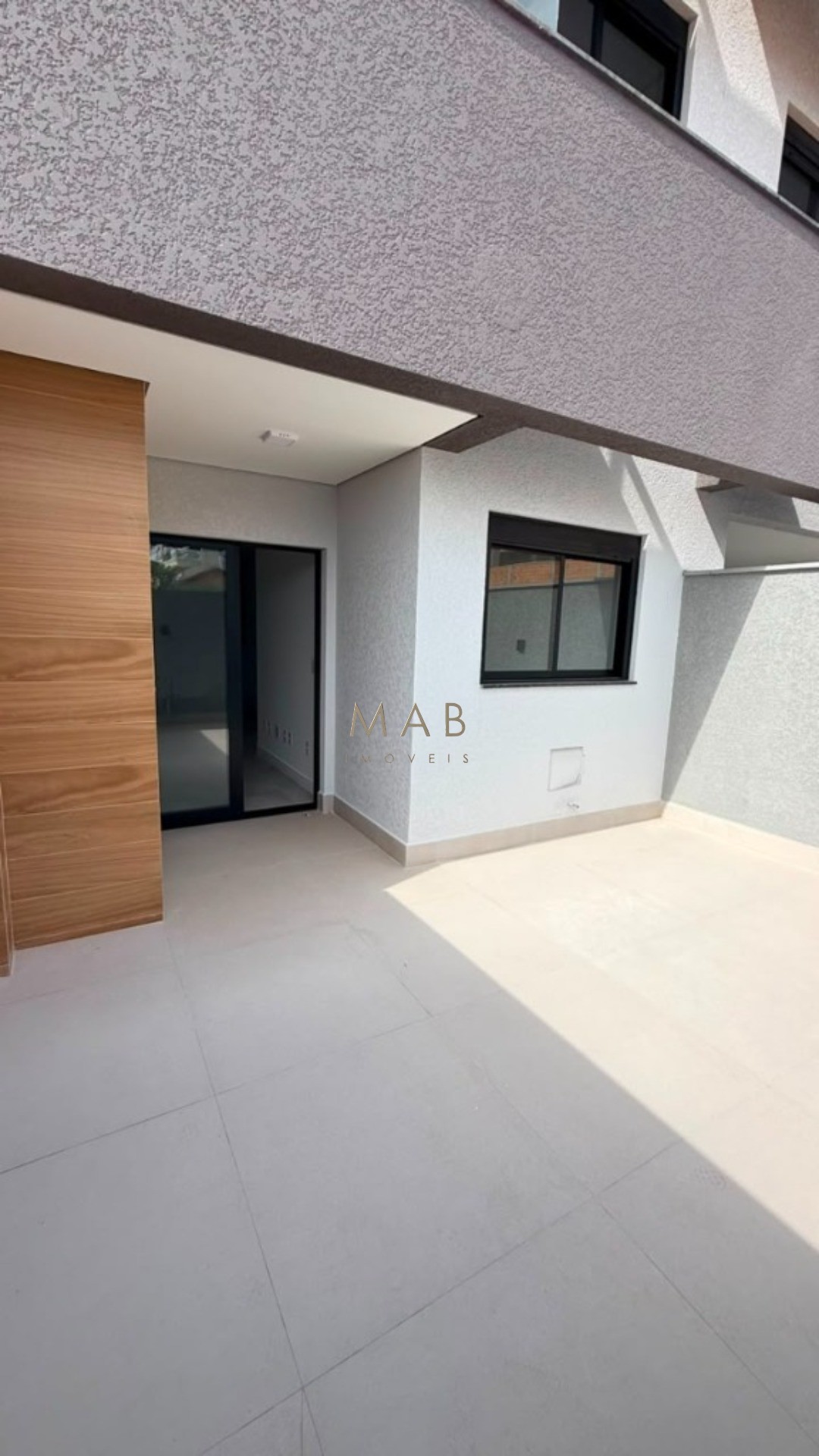 Apartamento Térreo à Venda com 1 Dormitório, no Saint Humbert Residence, a 80 metros da Praia dos Ingleses, Florianópolis/SC!