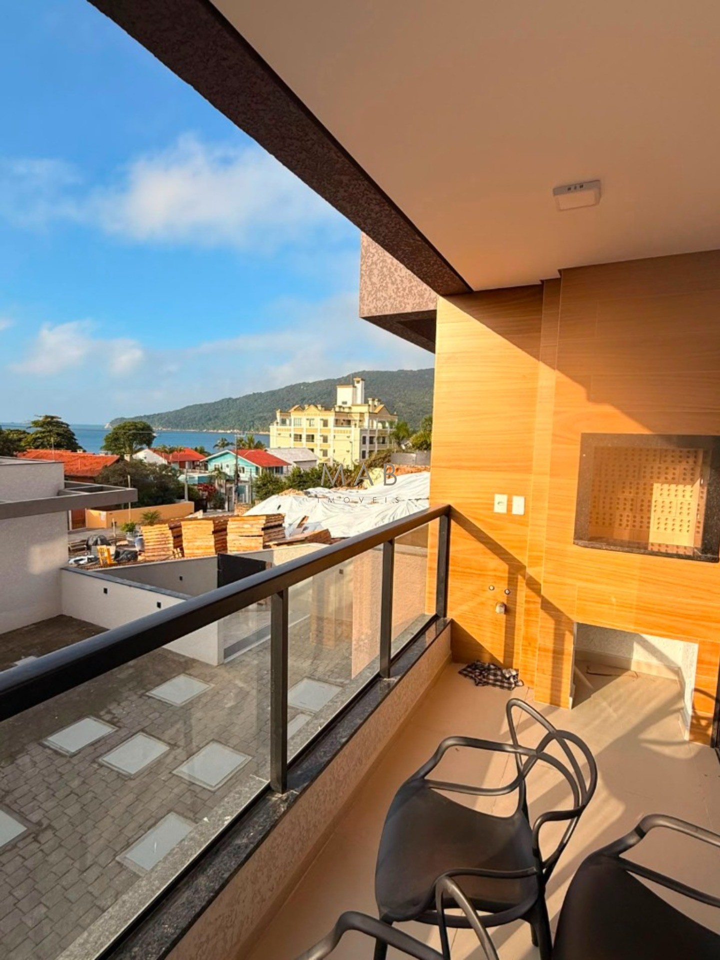 Apartamento com 2 Suítes à Venda no Saint Humbert Residence, a 80 metros da Praia dos Ingleses, Florianópolis/SC!