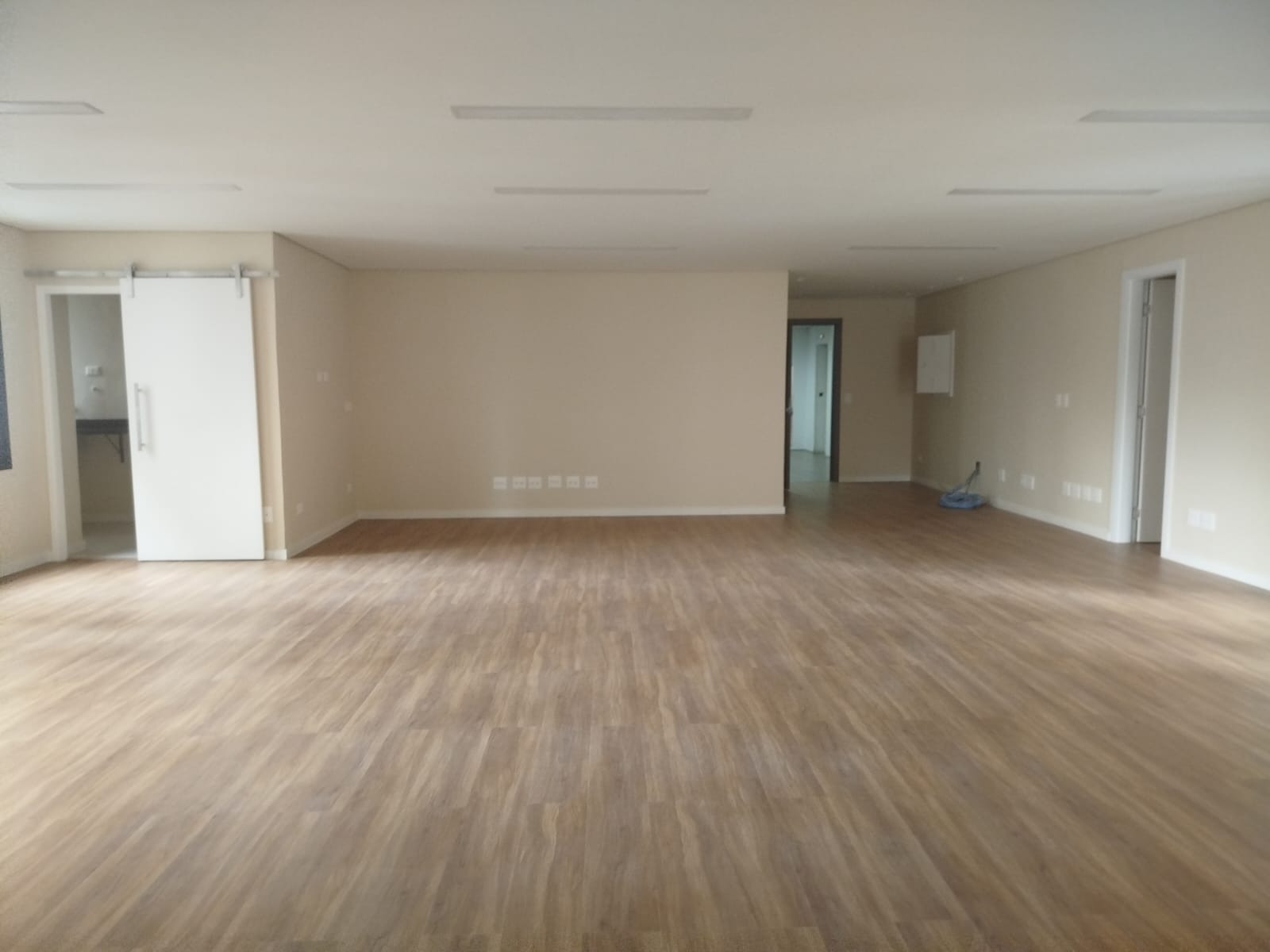 Sala-Conjunto, 100 m² - Foto 1