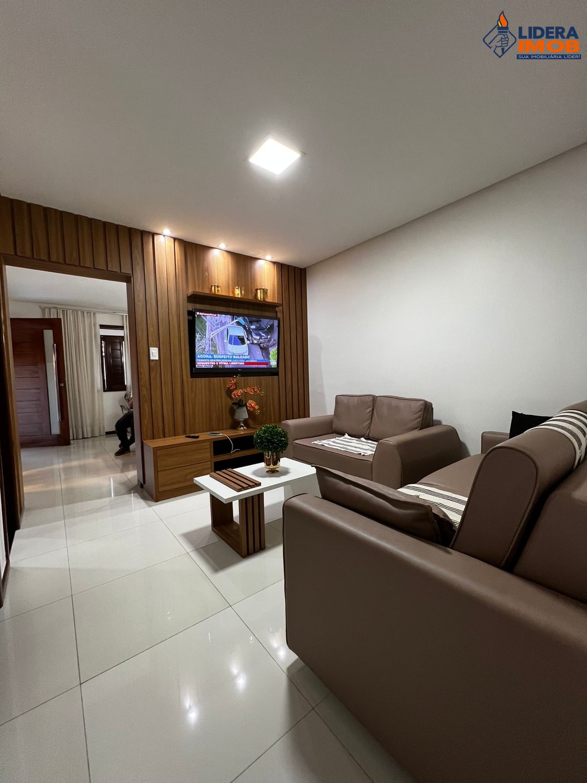 Casa, 2 quartos, 200 m² - Foto 1