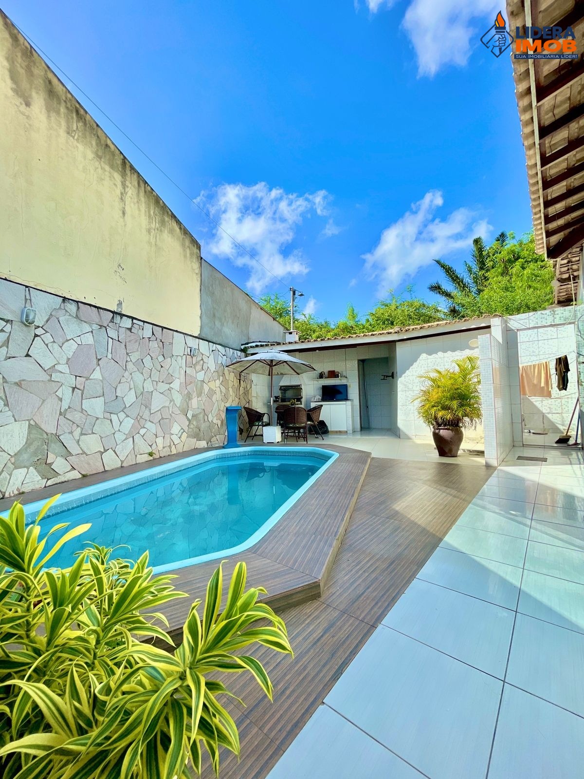 Casa, 3 quartos, 227 m² - Foto 2