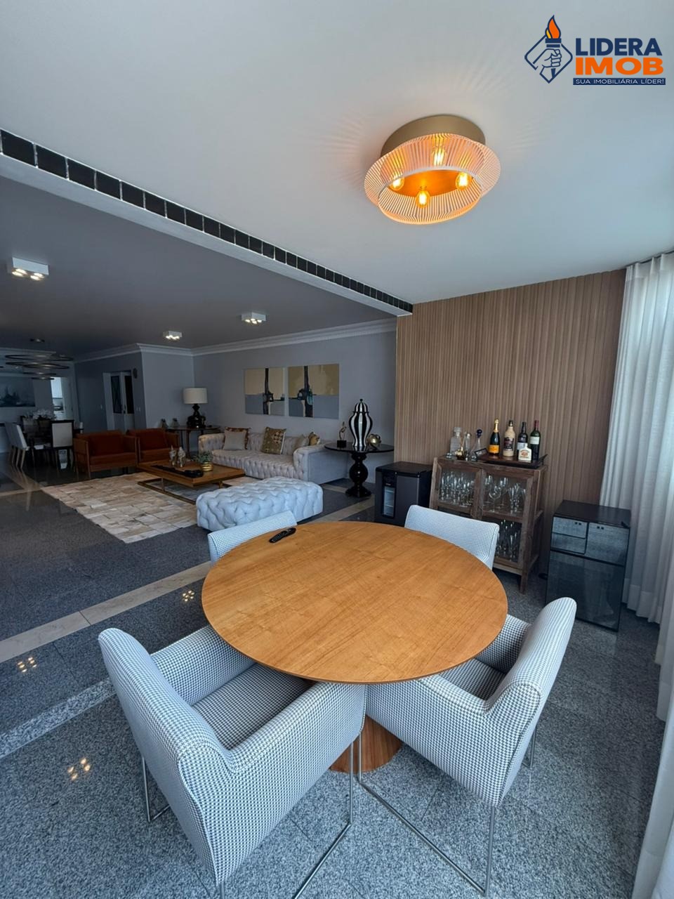 Apartamento, 3 quartos, 207 m² - Foto 2