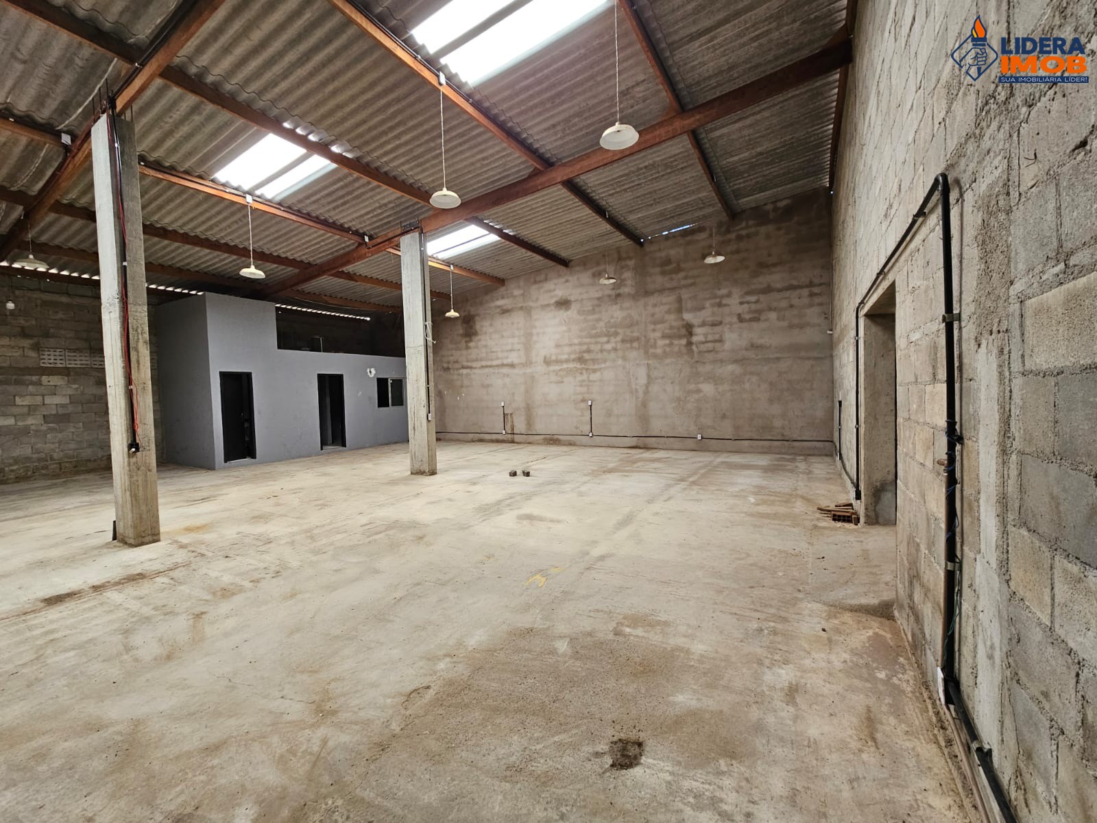 Depósito-Galpão, 380 m² - Foto 2