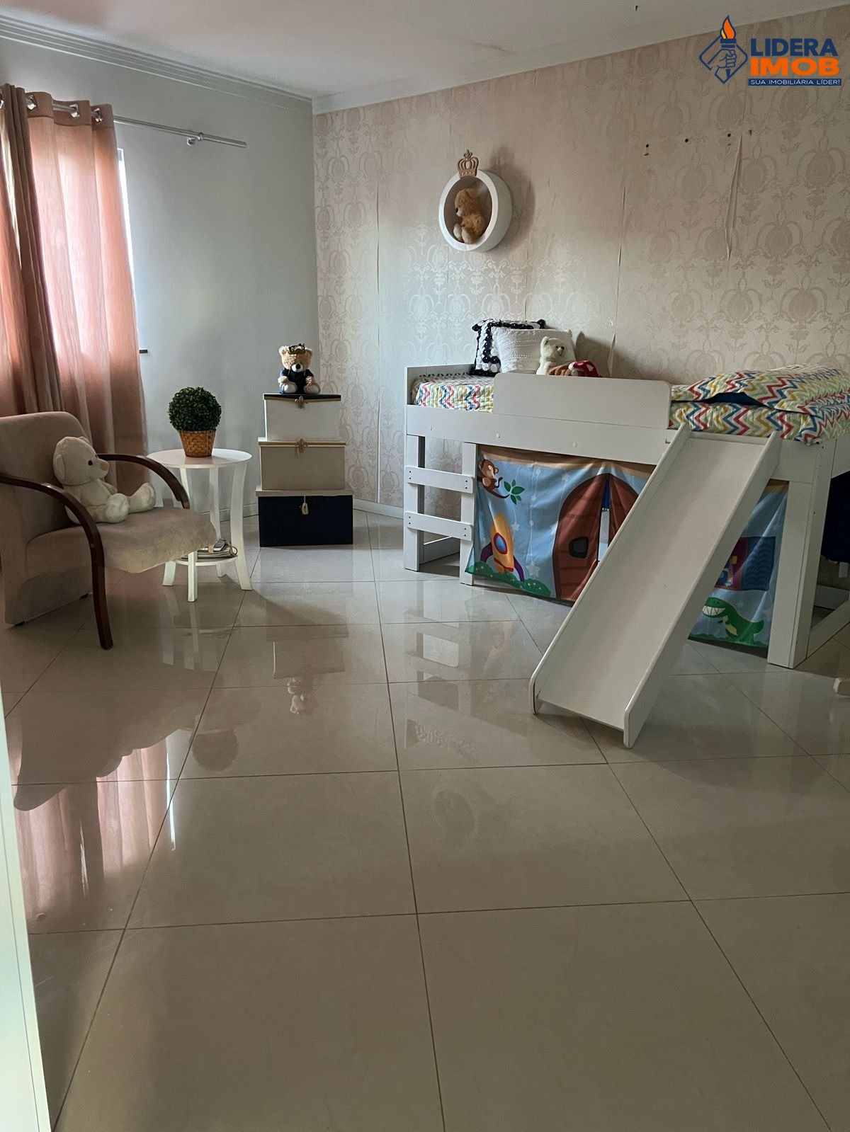 Casa, 3 quartos, 200 m² - Foto 2