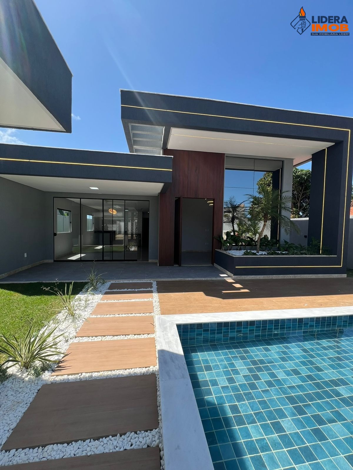 Casa, 4 quartos, 251 m² - Foto 1