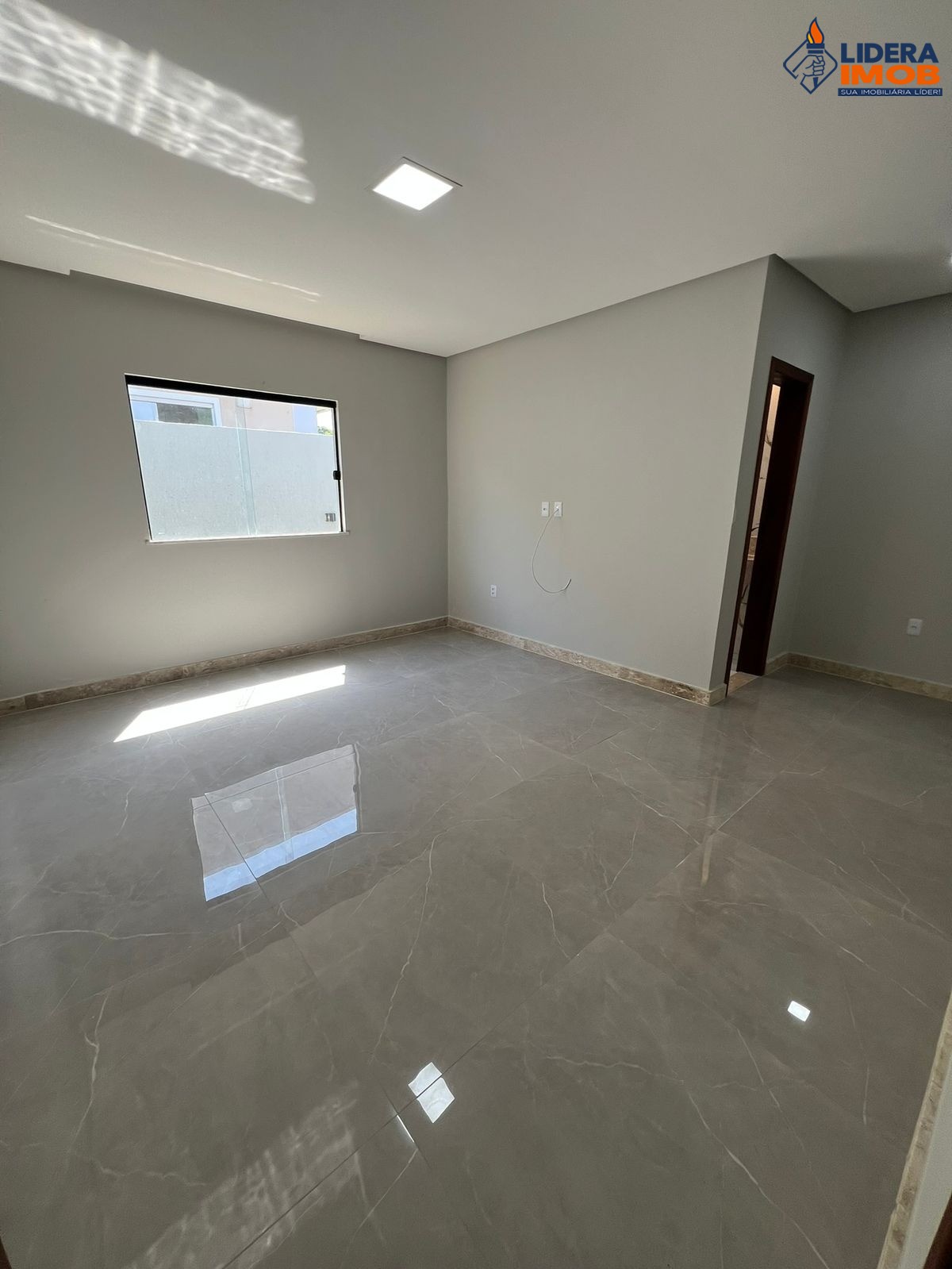 Casa, 4 quartos, 251 m² - Foto 2