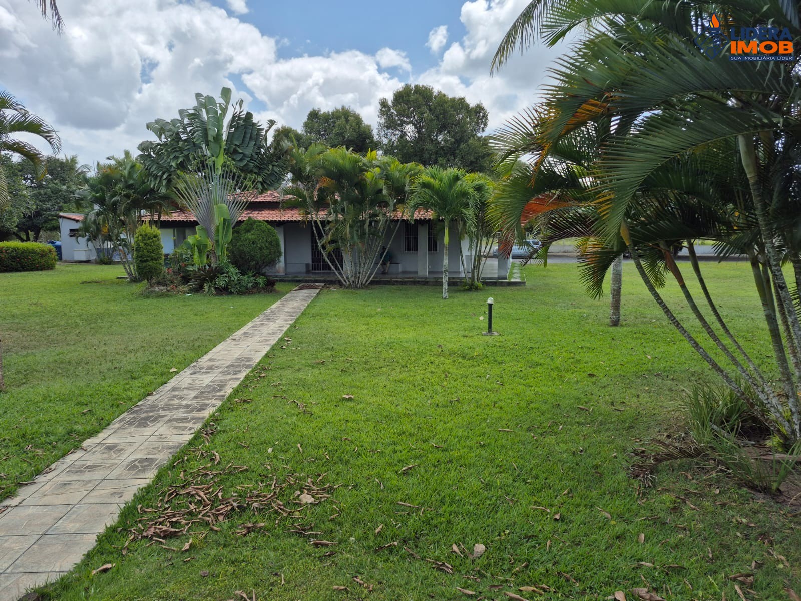 Chácara, 4 quartos, 10000 m² - Foto 1