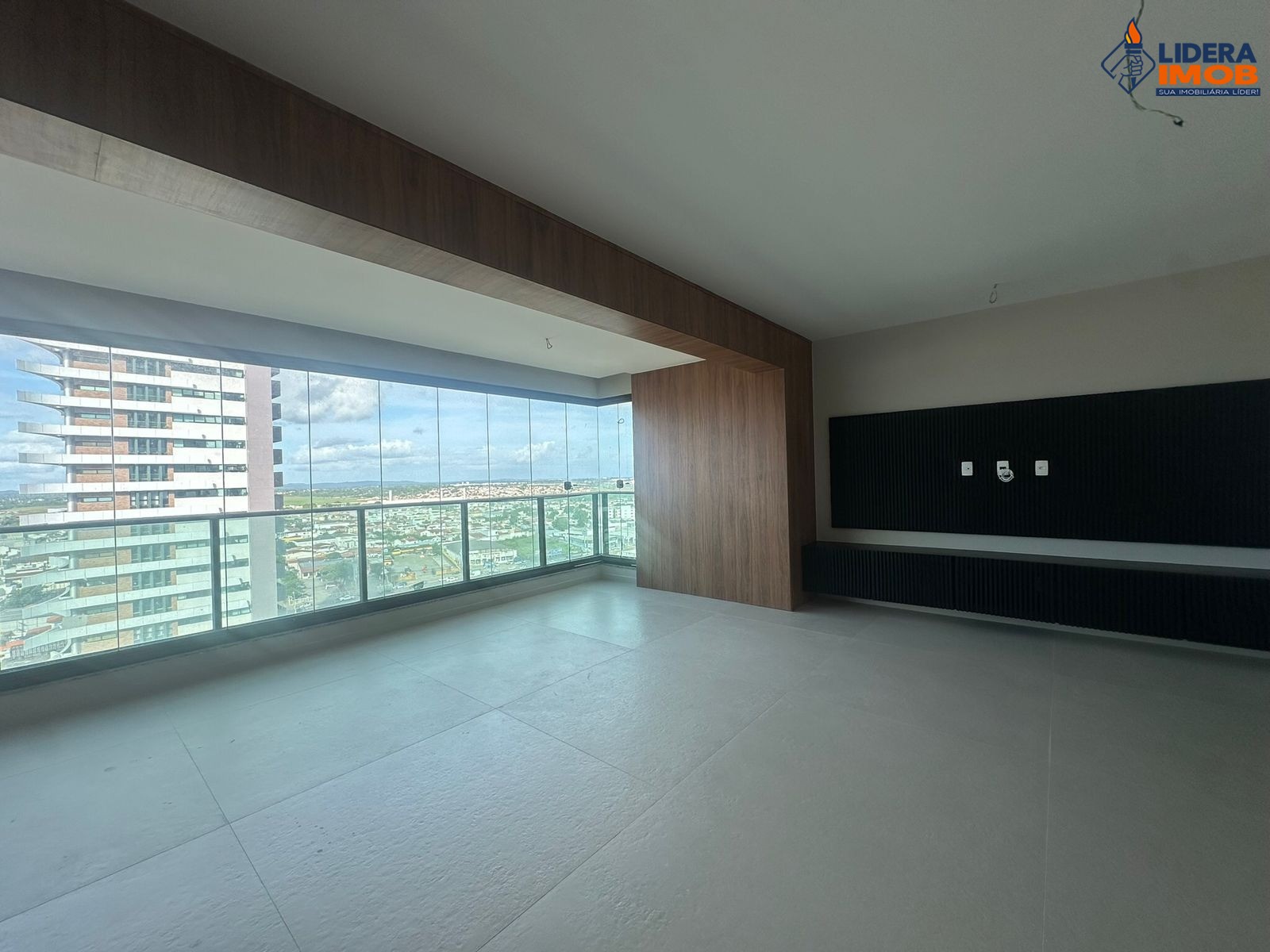 Apartamento, 3 quartos, 140 m² - Foto 1