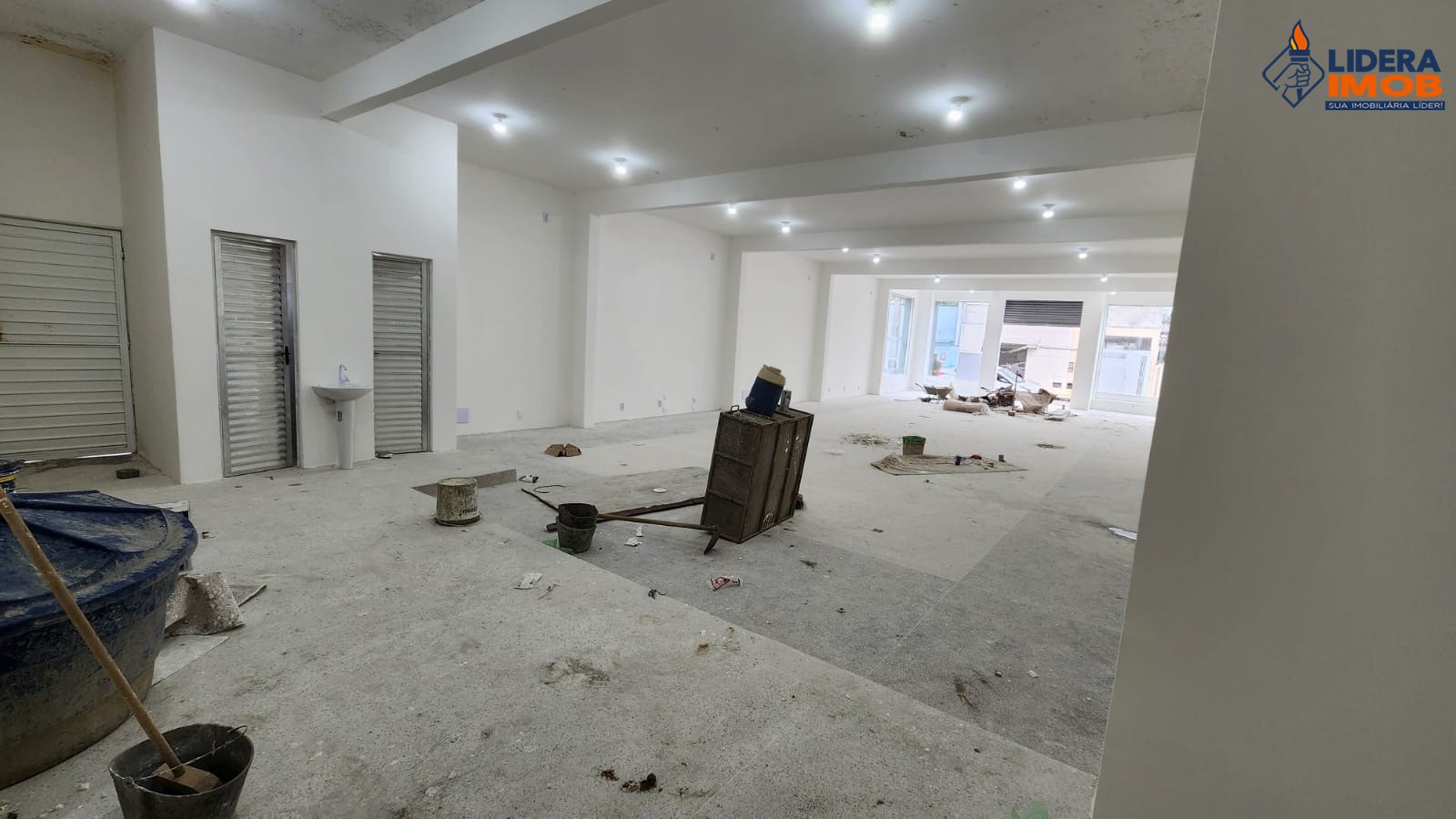 Loja-Salão, 214 m² - Foto 1