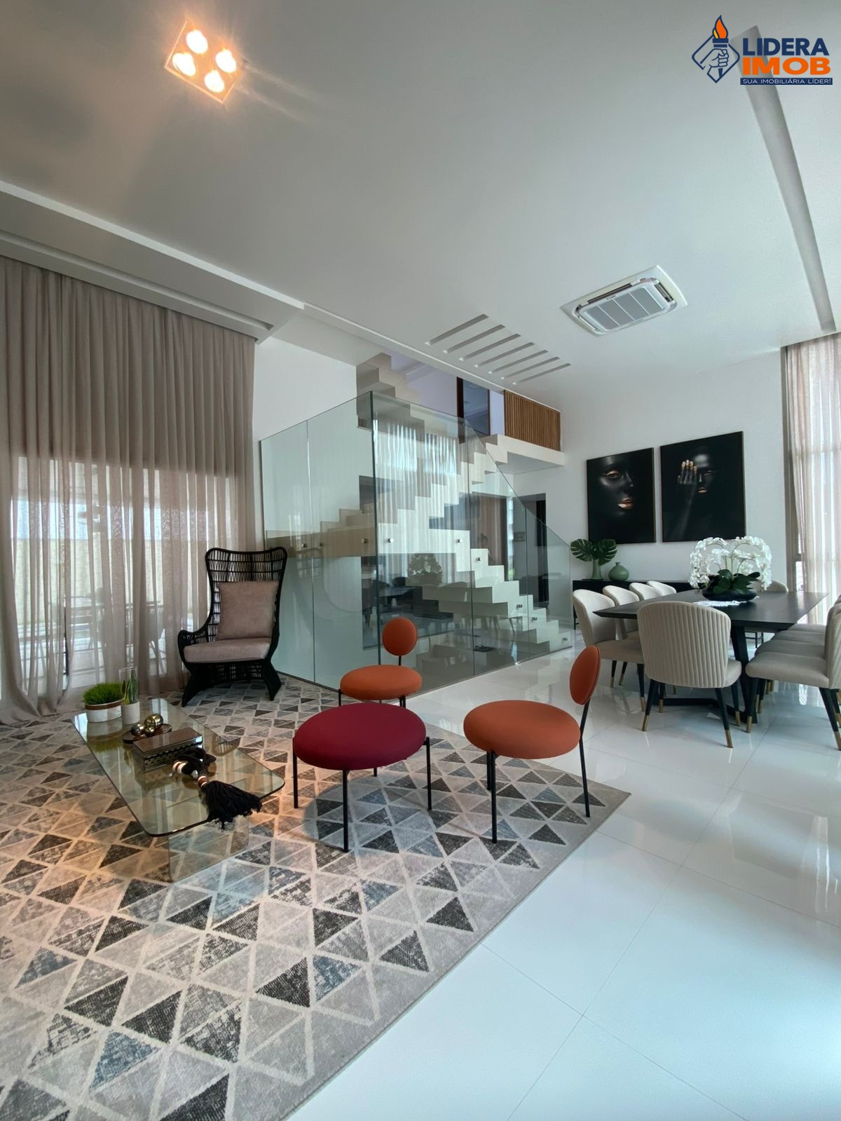 Casa, 4 quartos, 340 m² - Foto 1