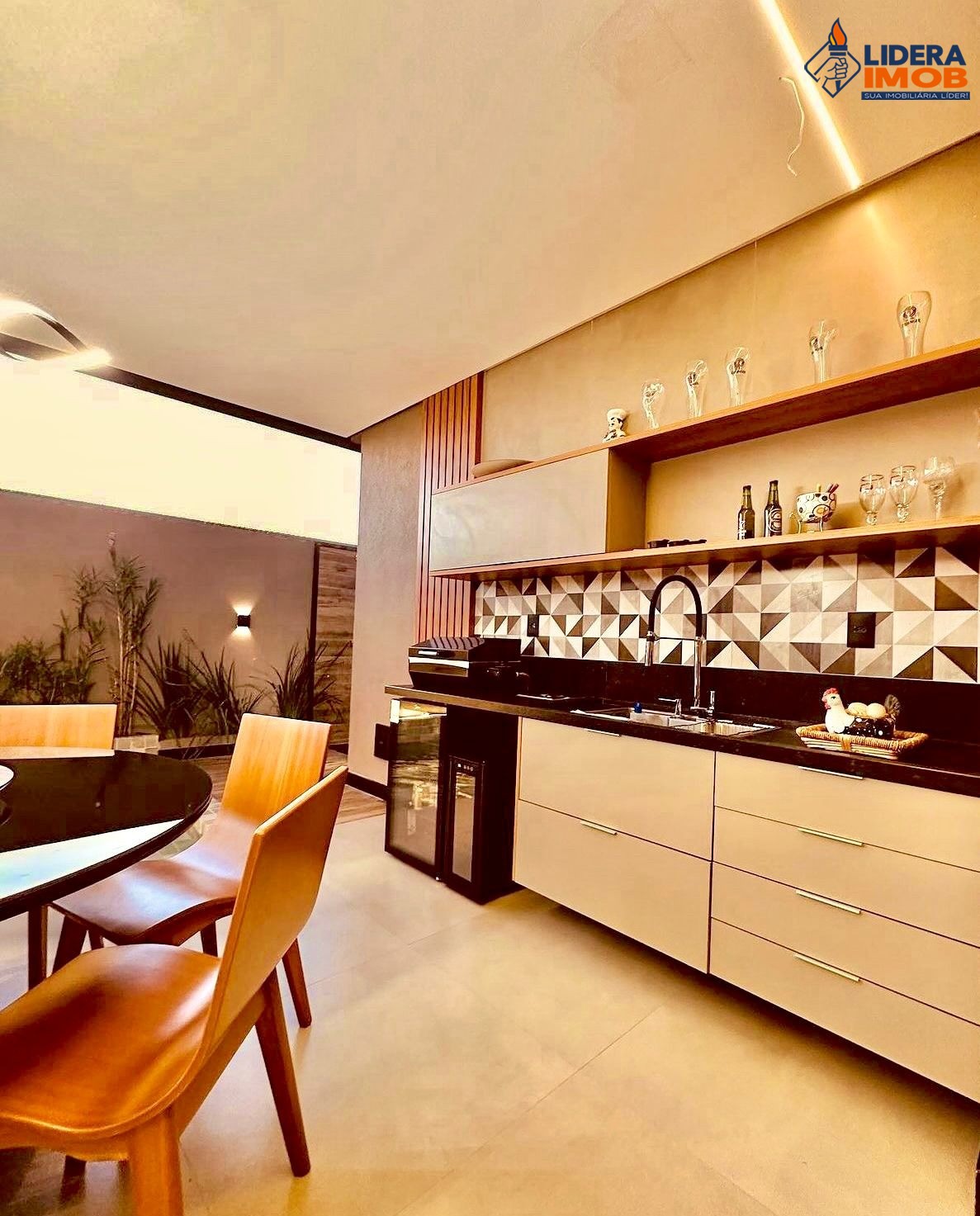 Casa, 4 quartos, 301 m² - Foto 2