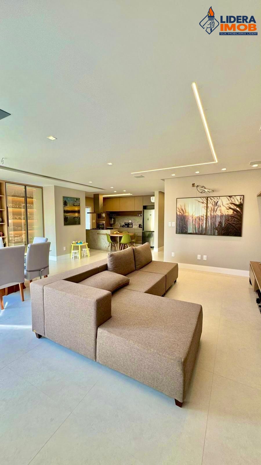 Casa, 3 quartos, 241 m² - Foto 1