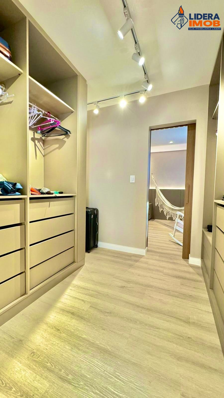 Casa, 3 quartos, 241 m² - Foto 10