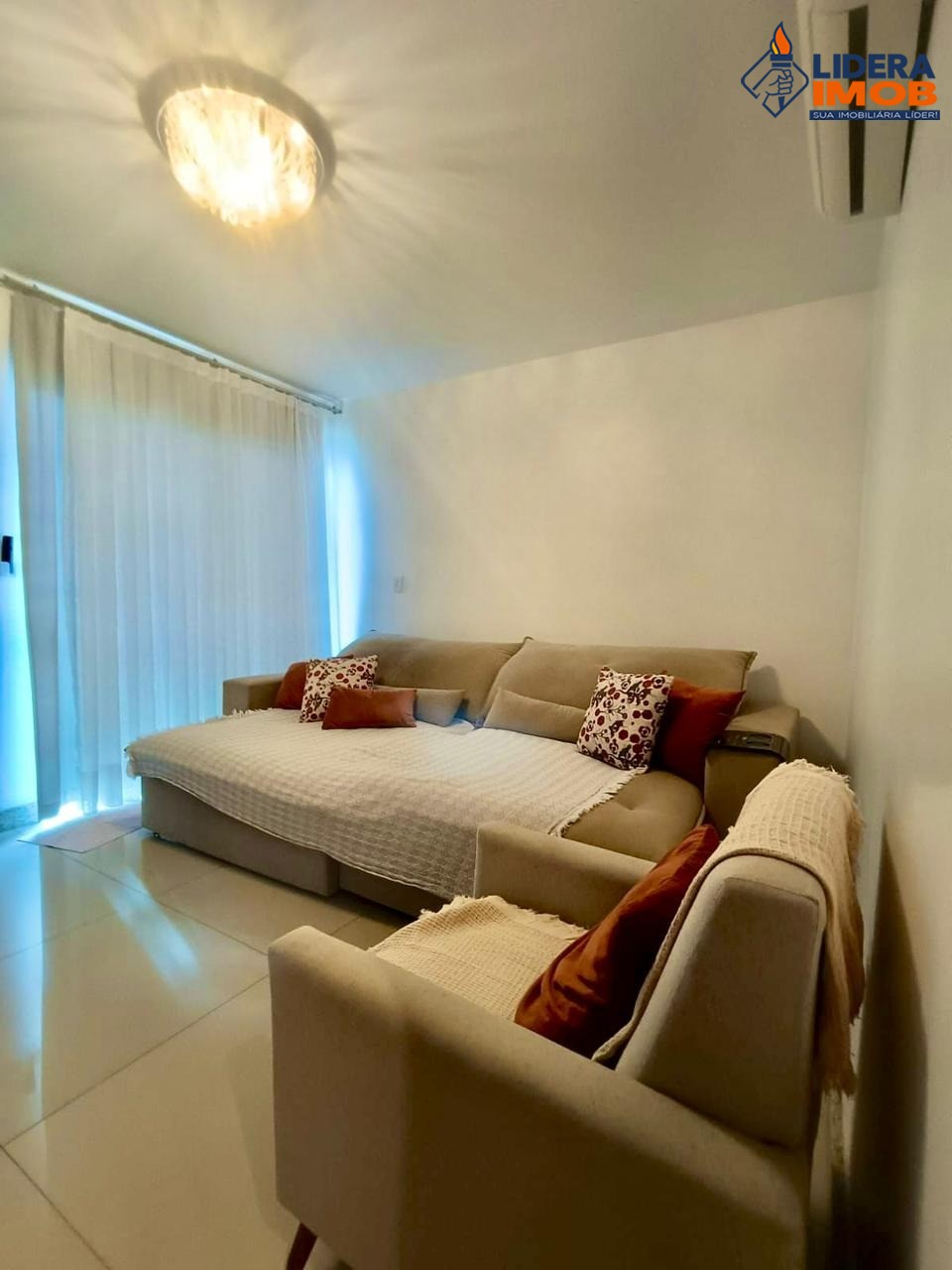 Casa, 3 quartos, 212 m² - Foto 2