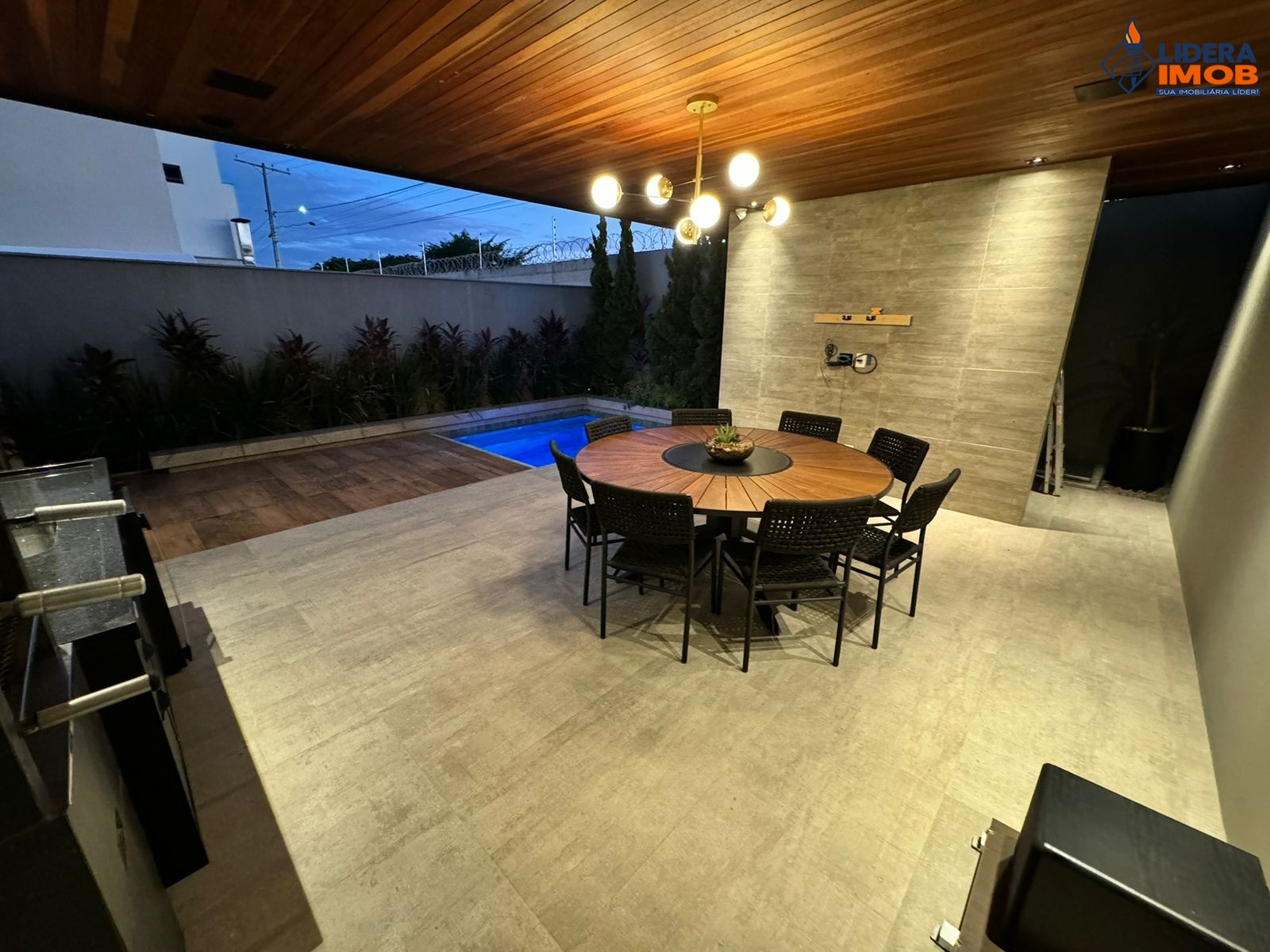 Casa, 3 quartos, 281 m² - Foto 1