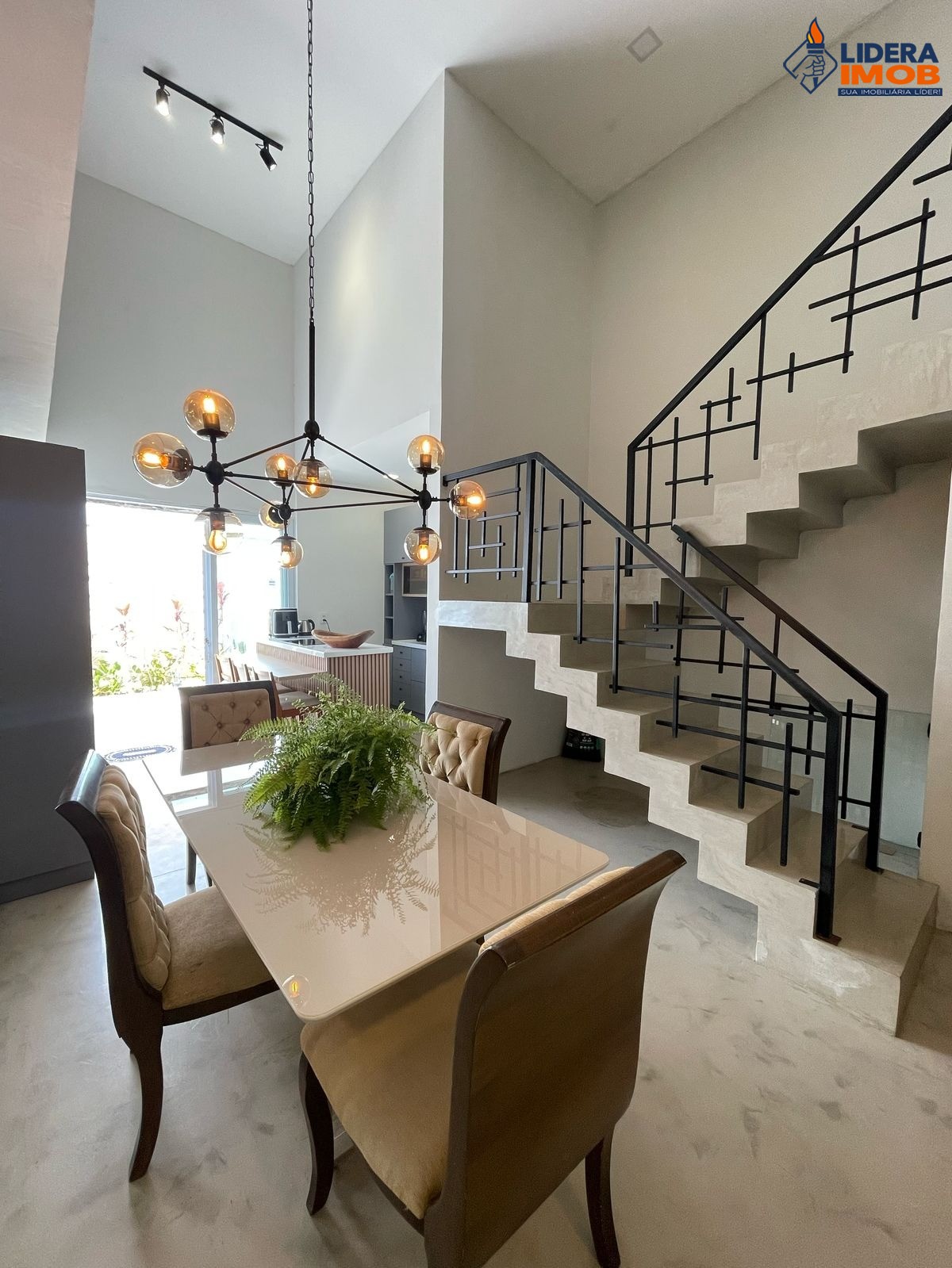 Casa, 5 quartos, 165 m² - Foto 1