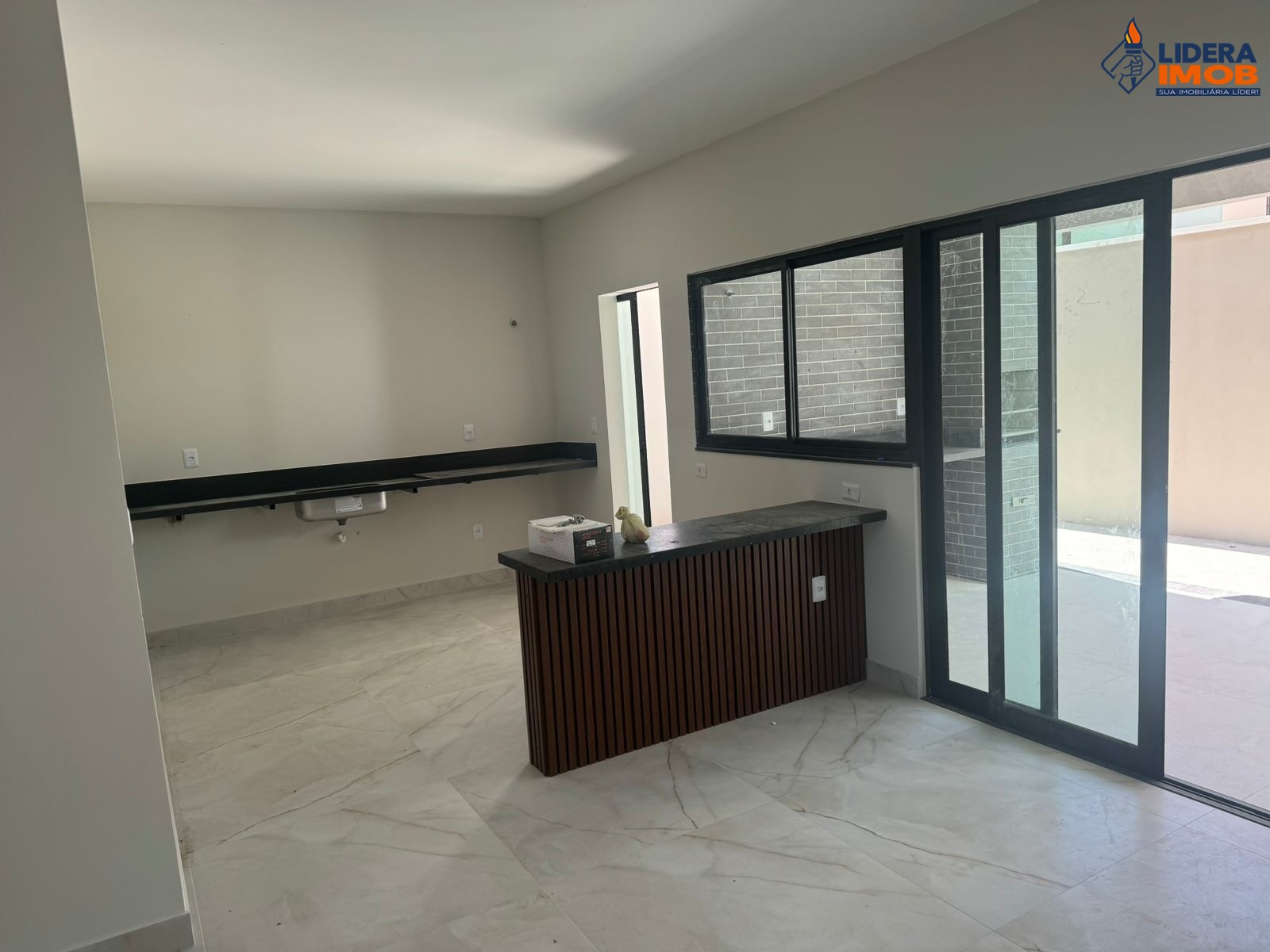 Casa, 4 quartos, 185 m² - Foto 1